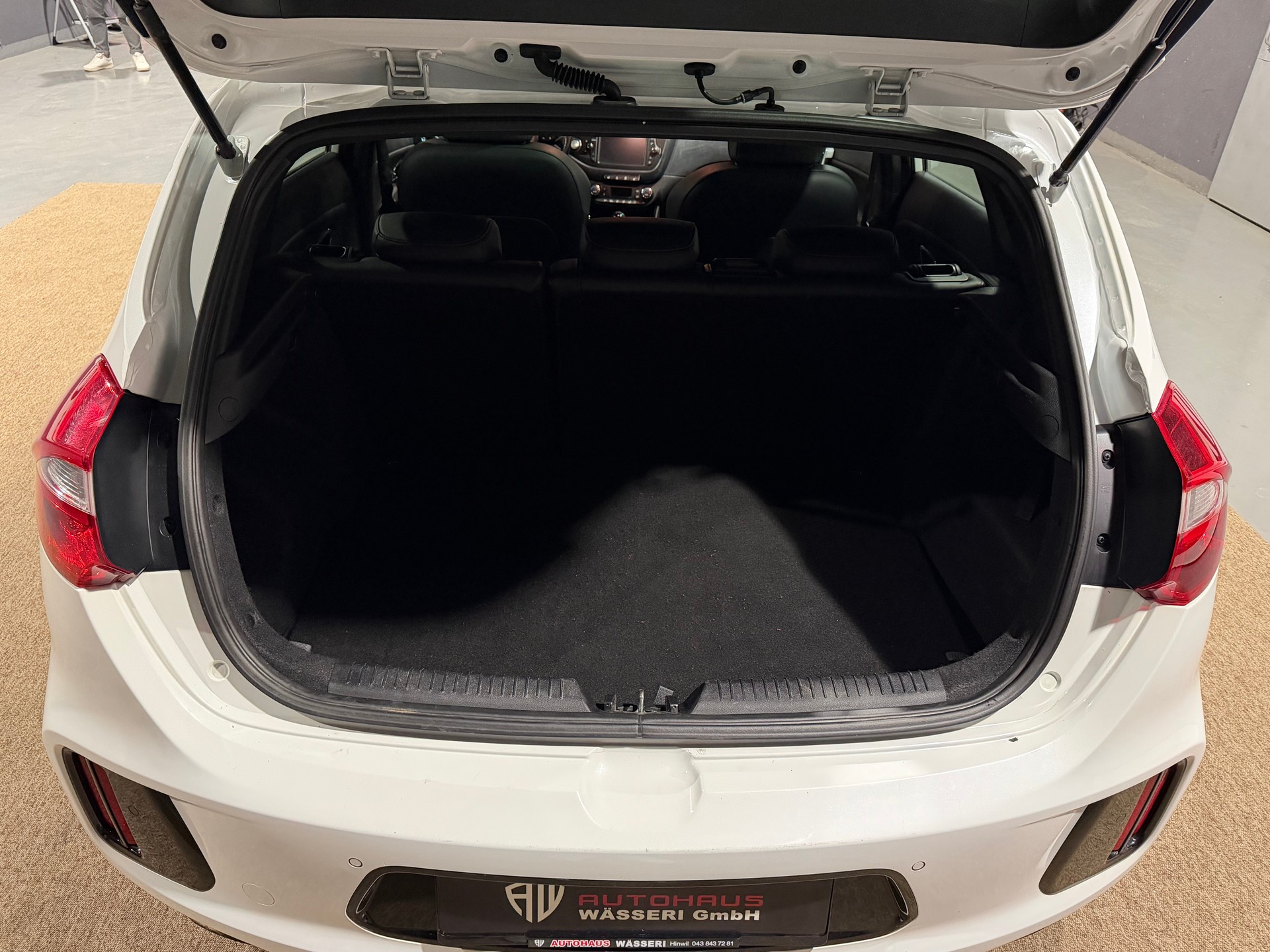 KIA Cee'd 1.6 GDi GT-image-8