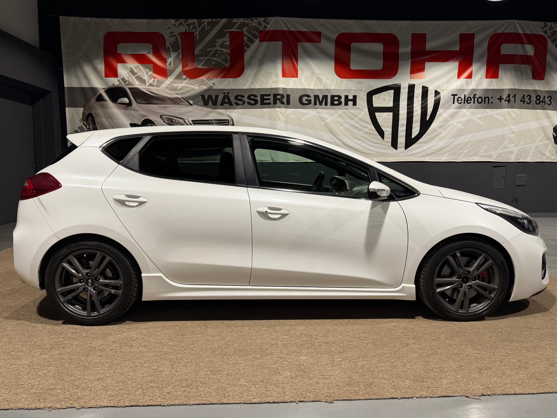 KIA Cee'd 1.6 GDi GT-image-1