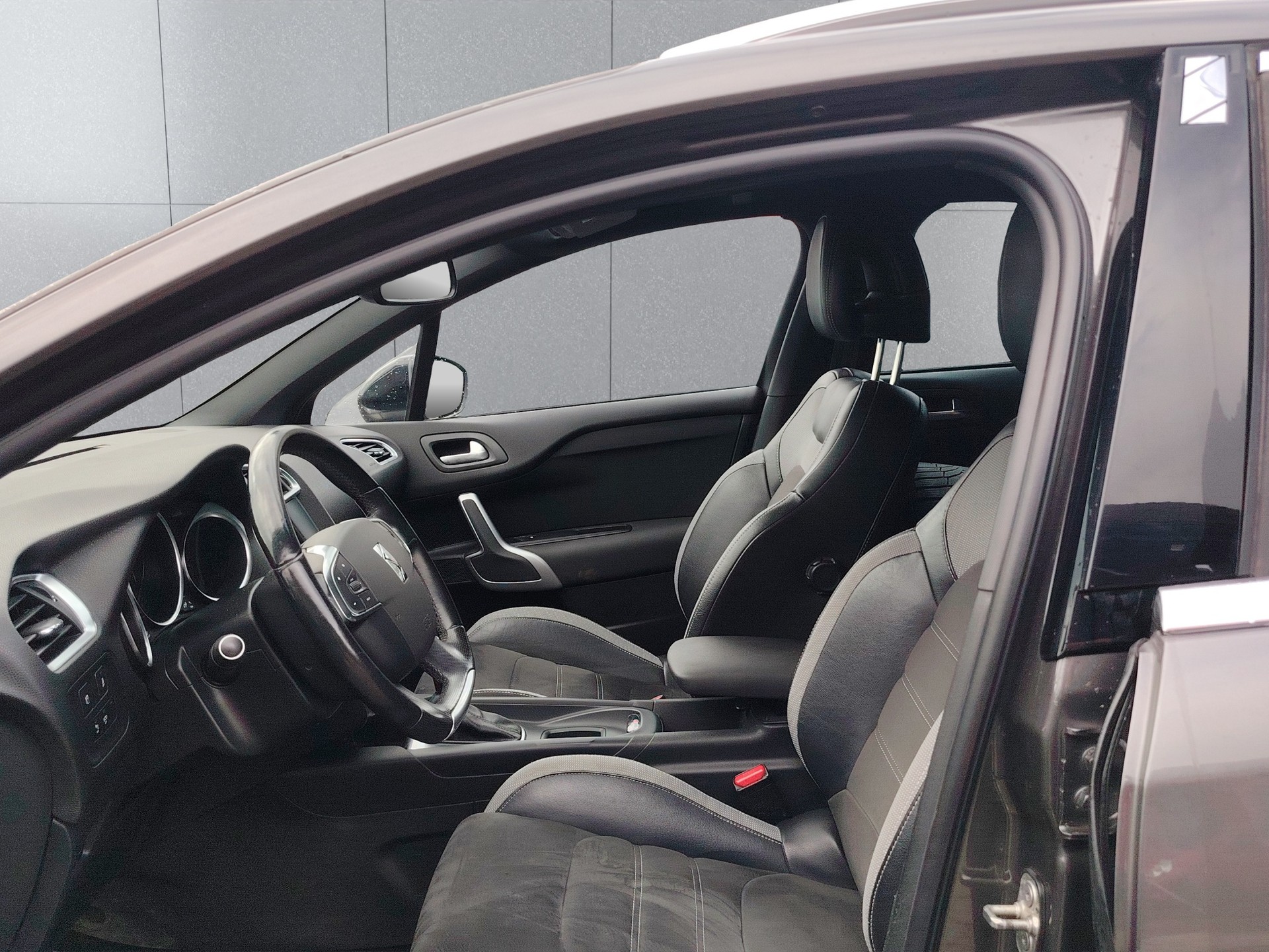 DS AUTOMOBILES DS 4 1.6 THP Performance Line Automatic-image-9