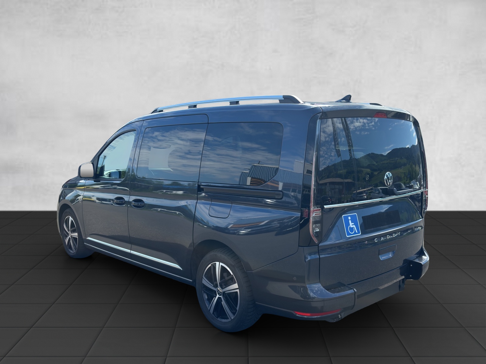 VW VW Caddy Maxi Kombi Premium 1.5 TSI DSG Rollstuhltransport 5+1 Plätze-image-6