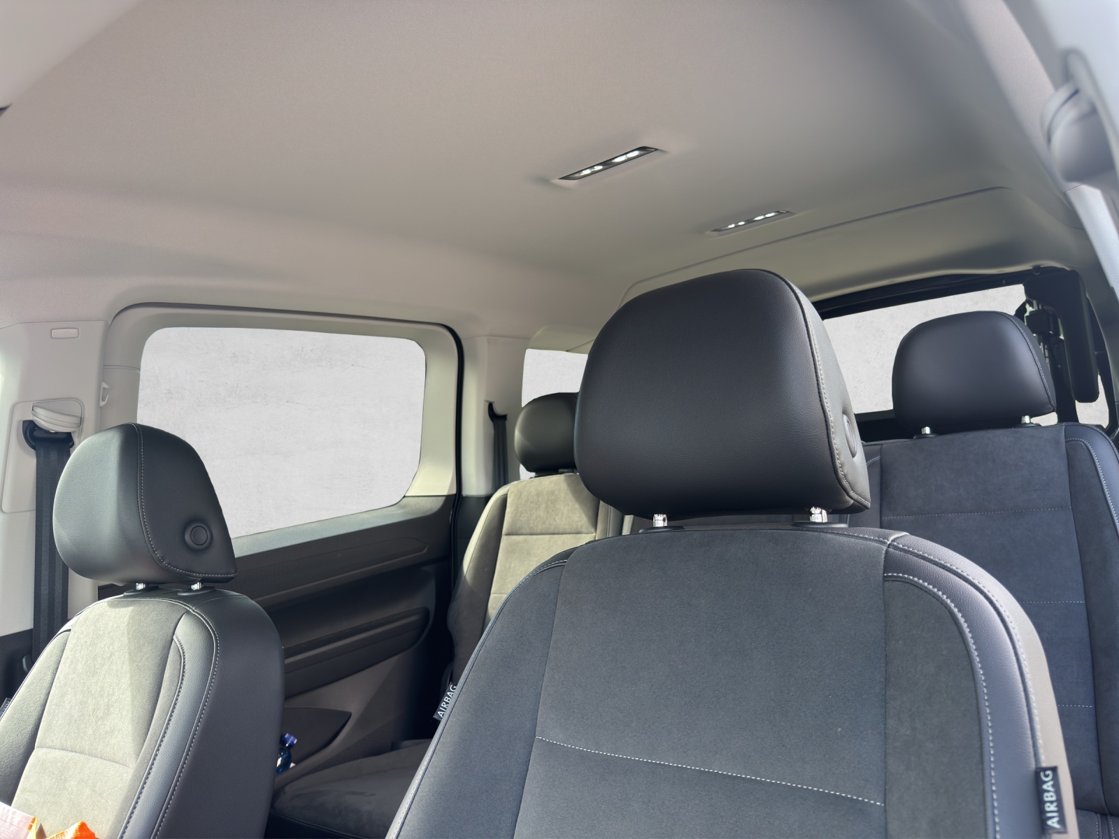 VW VW Caddy Maxi Kombi Premium 1.5 TSI DSG Rollstuhltransport 5+1 Plätze-image-10