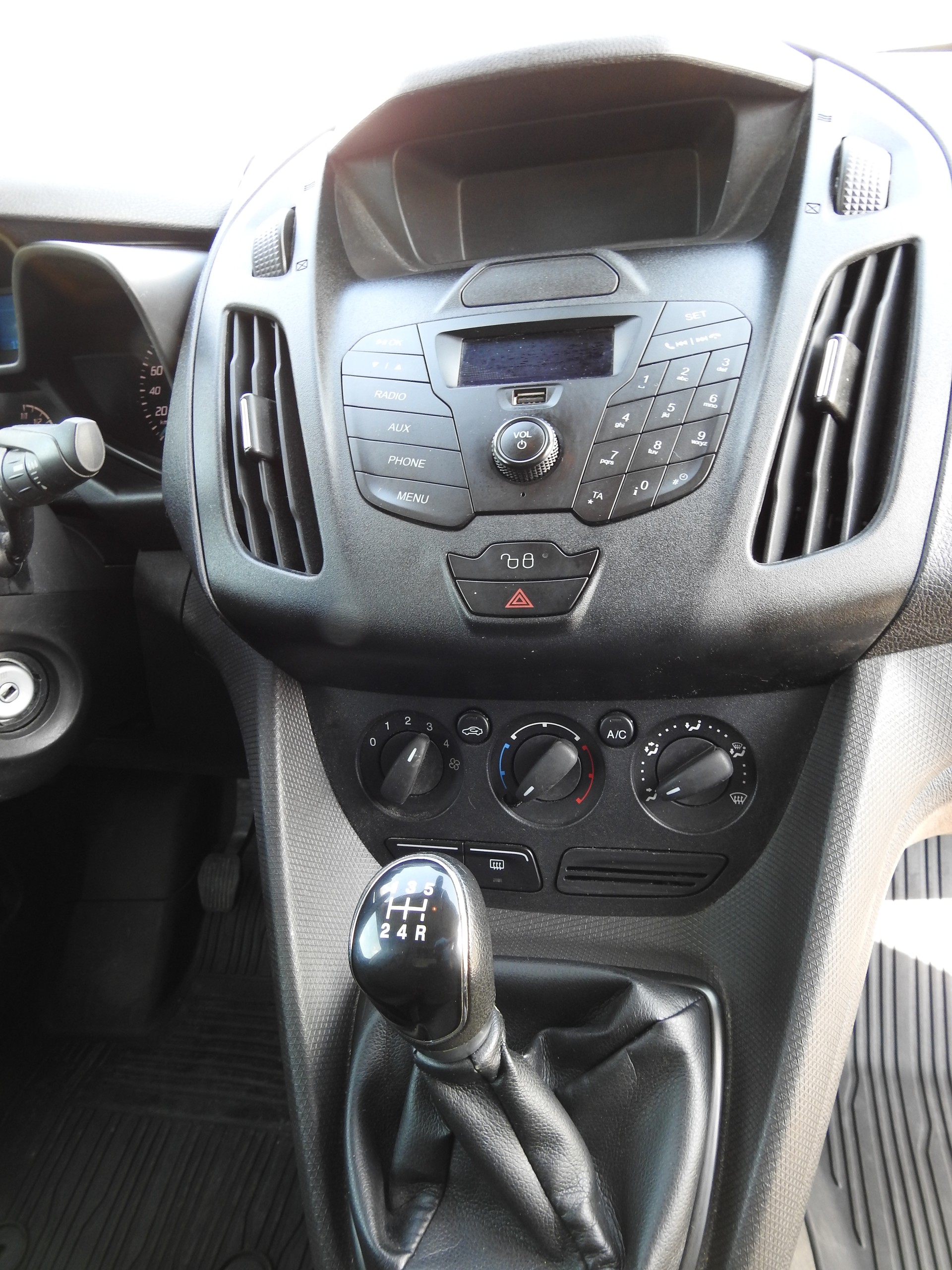 FORD Transit Connect Van T230 1.6 TDCi Ambiente-image-13