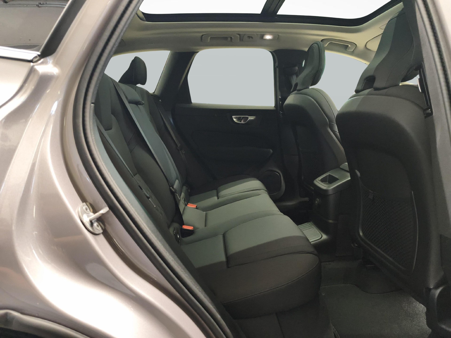 VOLVO XC60 2.0 T6 TE Plus Bright eAWD-image-10