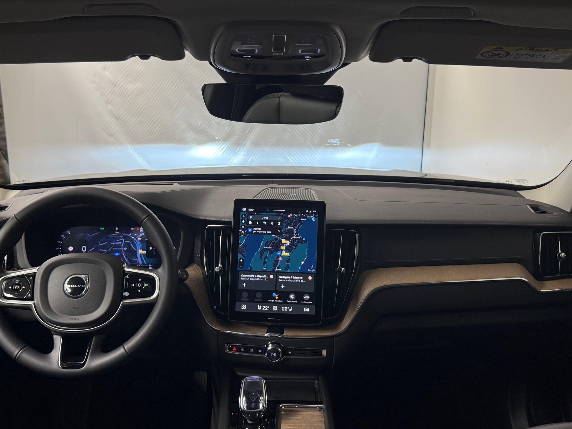 VOLVO XC60 2.0 T6 TE Plus Bright eAWD-image-12
