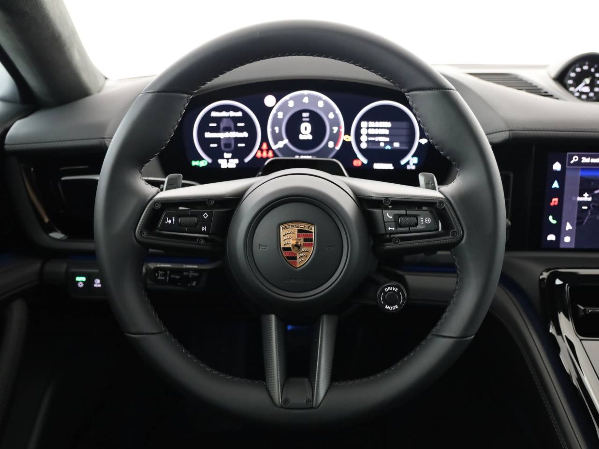 PORSCHE Panamera GTS-showroom-element-3