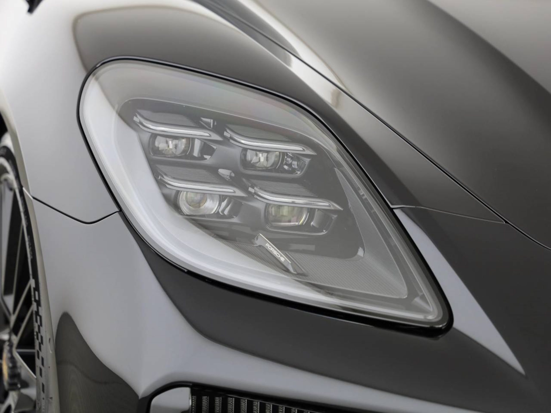 PORSCHE Panamera GTS-image-8