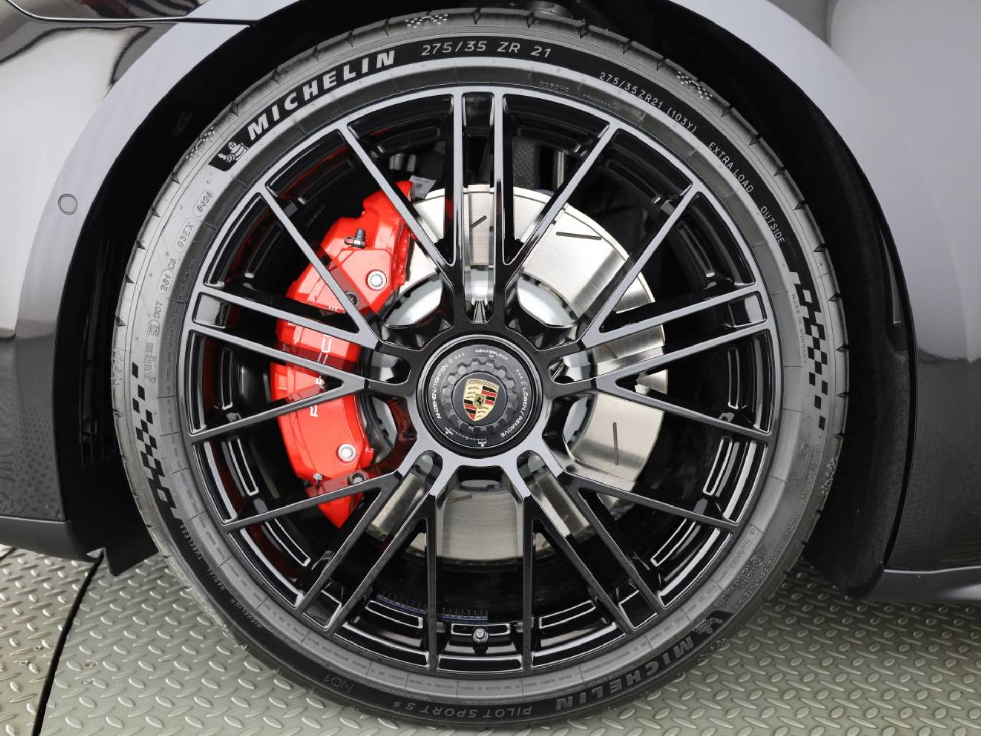 PORSCHE Panamera GTS-image-5