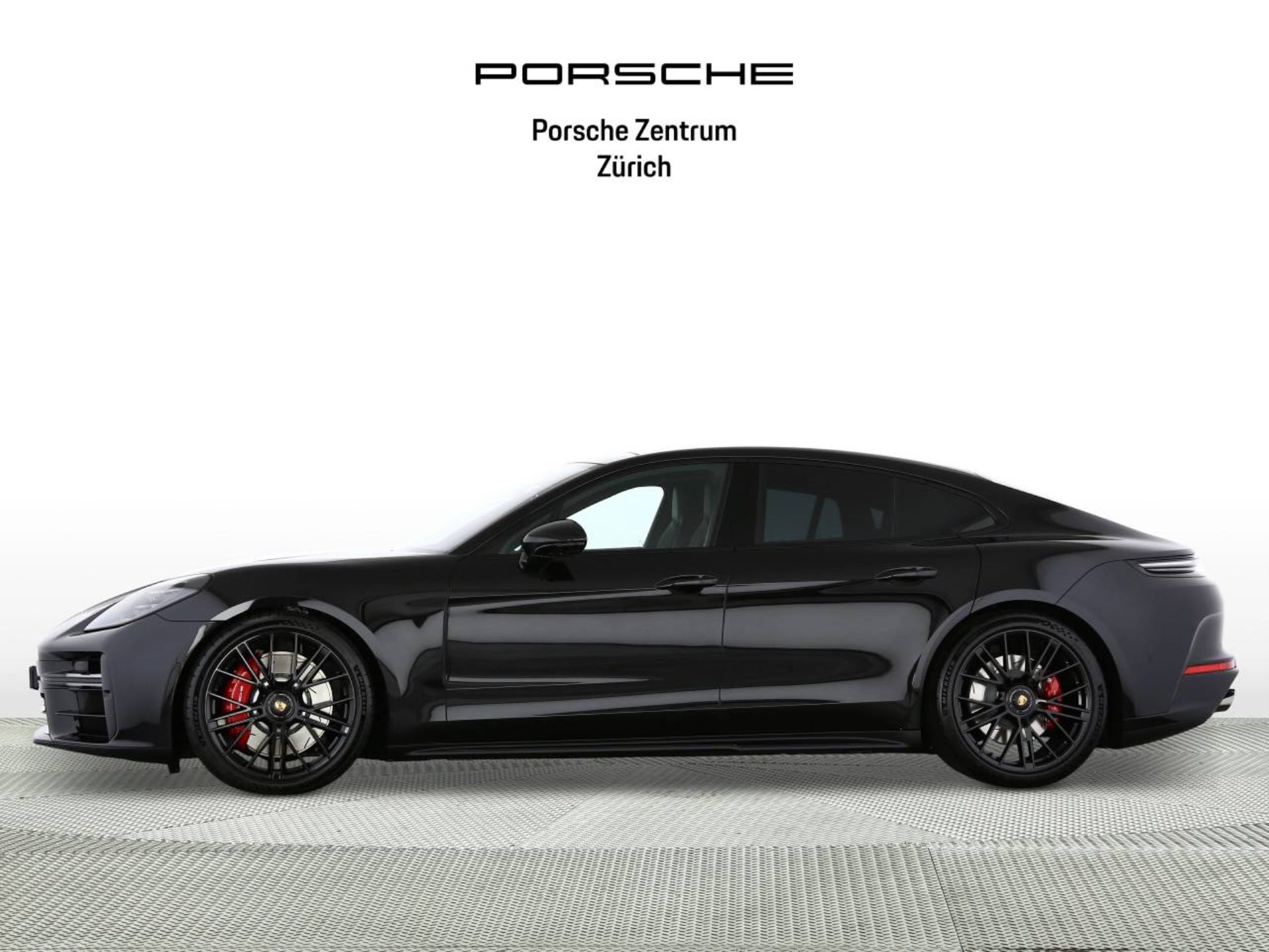 PORSCHE Panamera GTS-showroom-element-1