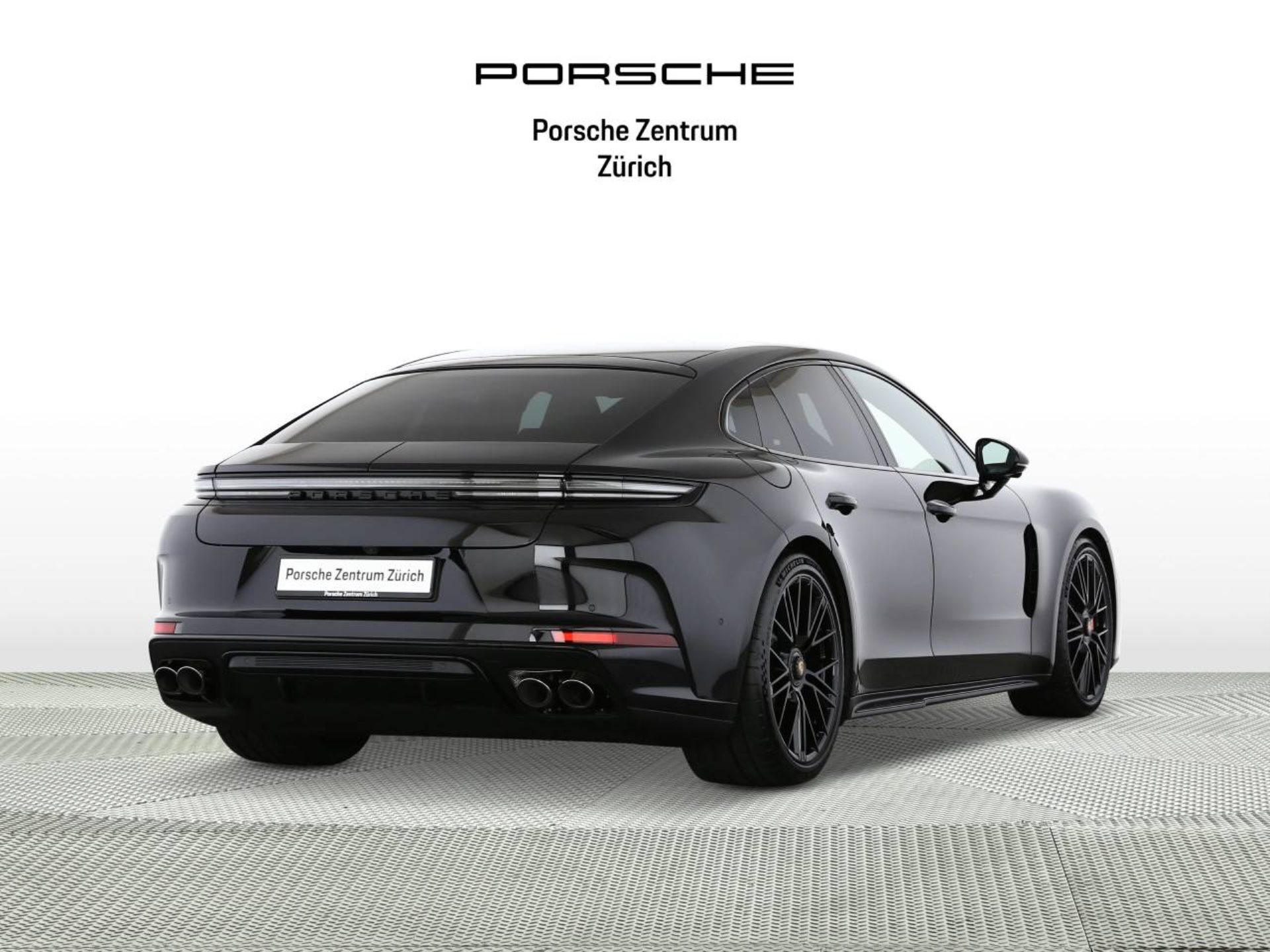 PORSCHE Panamera GTS-showroom-element-2