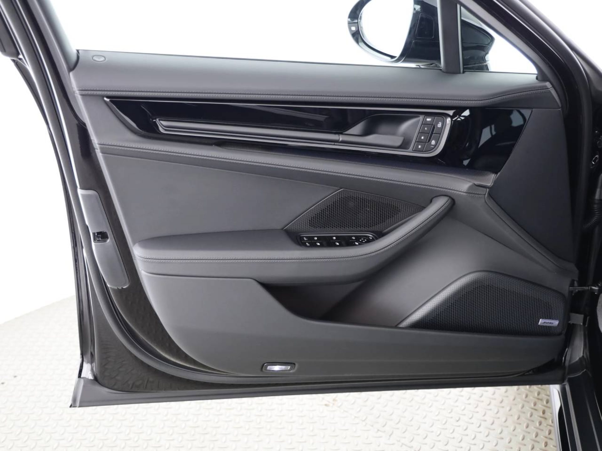 PORSCHE Panamera GTS-image-17