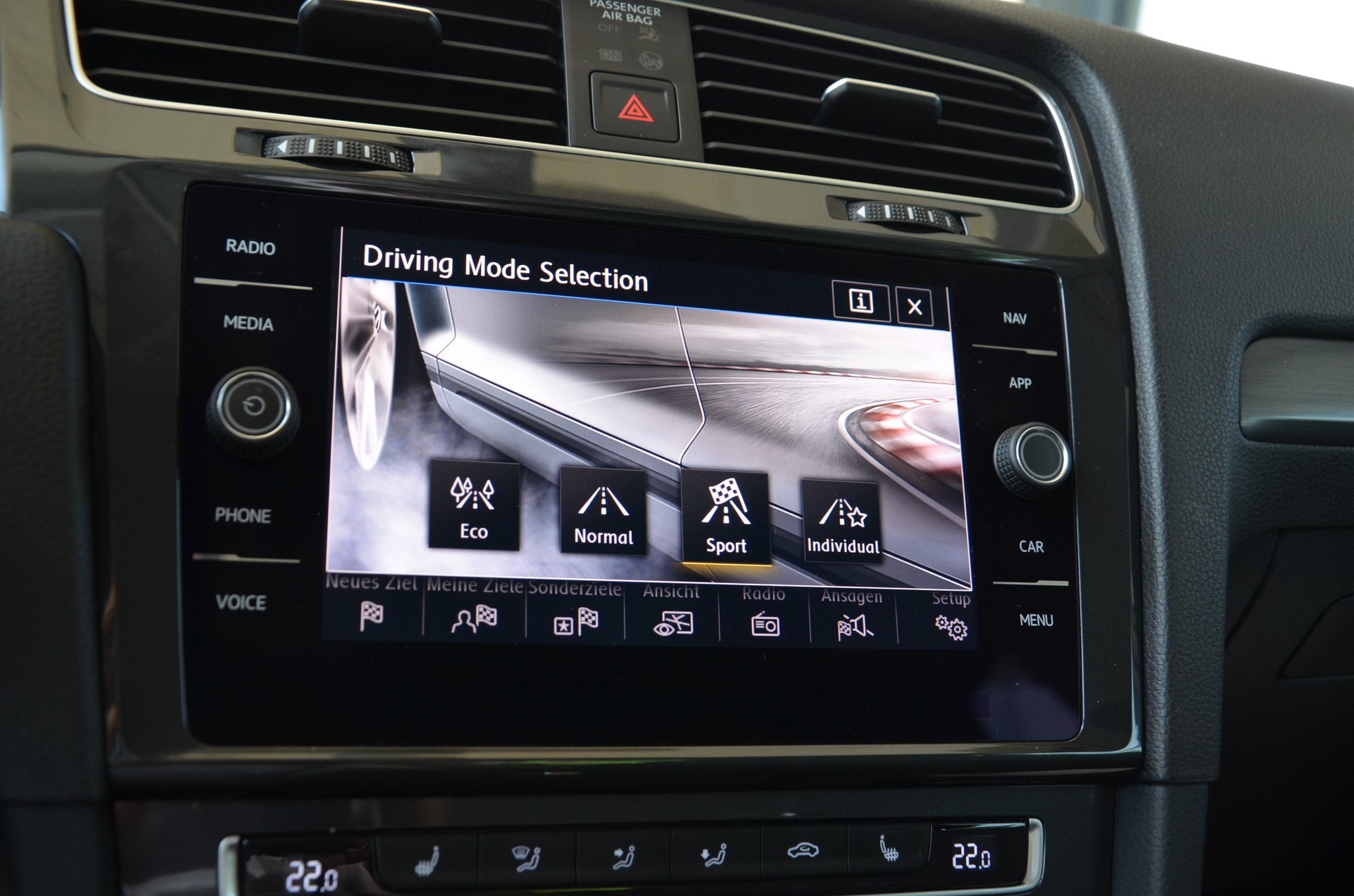 VW Golf 1.5 TSI EVO Comfortline DSG*Frisch ab MFK,1 Jahr oder 20'000km Garantie*-image-17