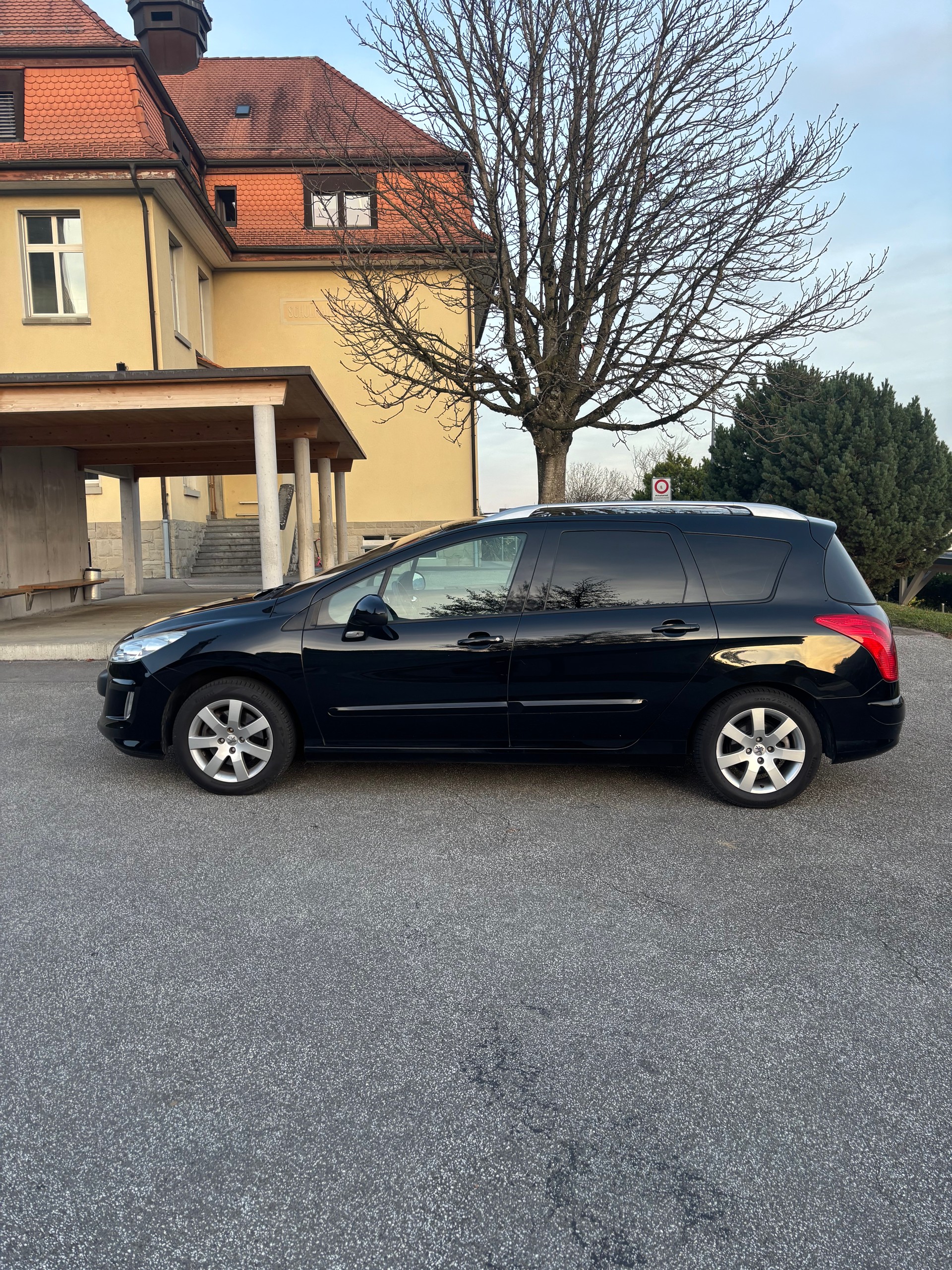 PEUGEOT 308 SW 1.6 16V Turbo Sport-image-3