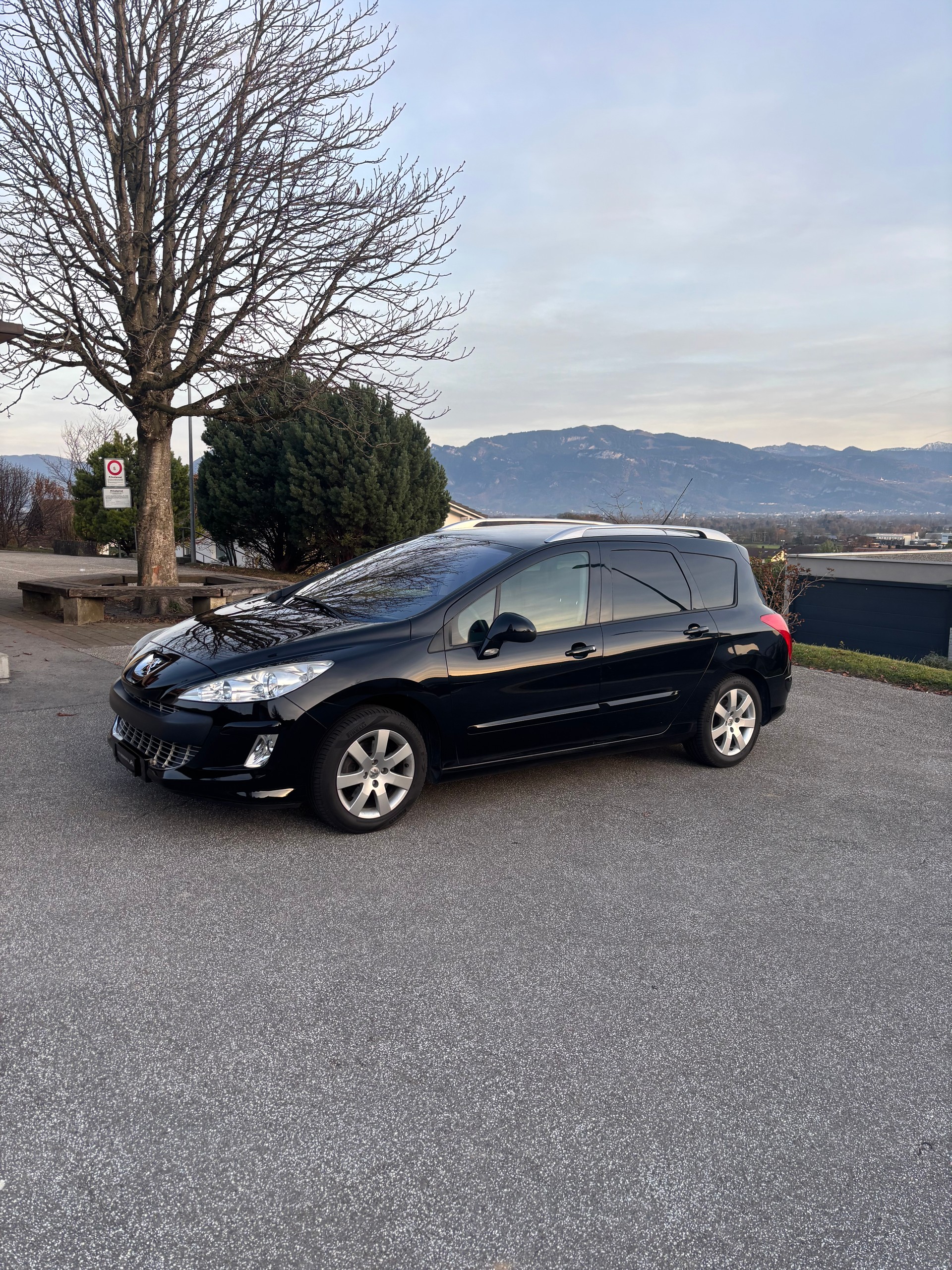 PEUGEOT 308 SW 1.6 16V Turbo Sport-image-2