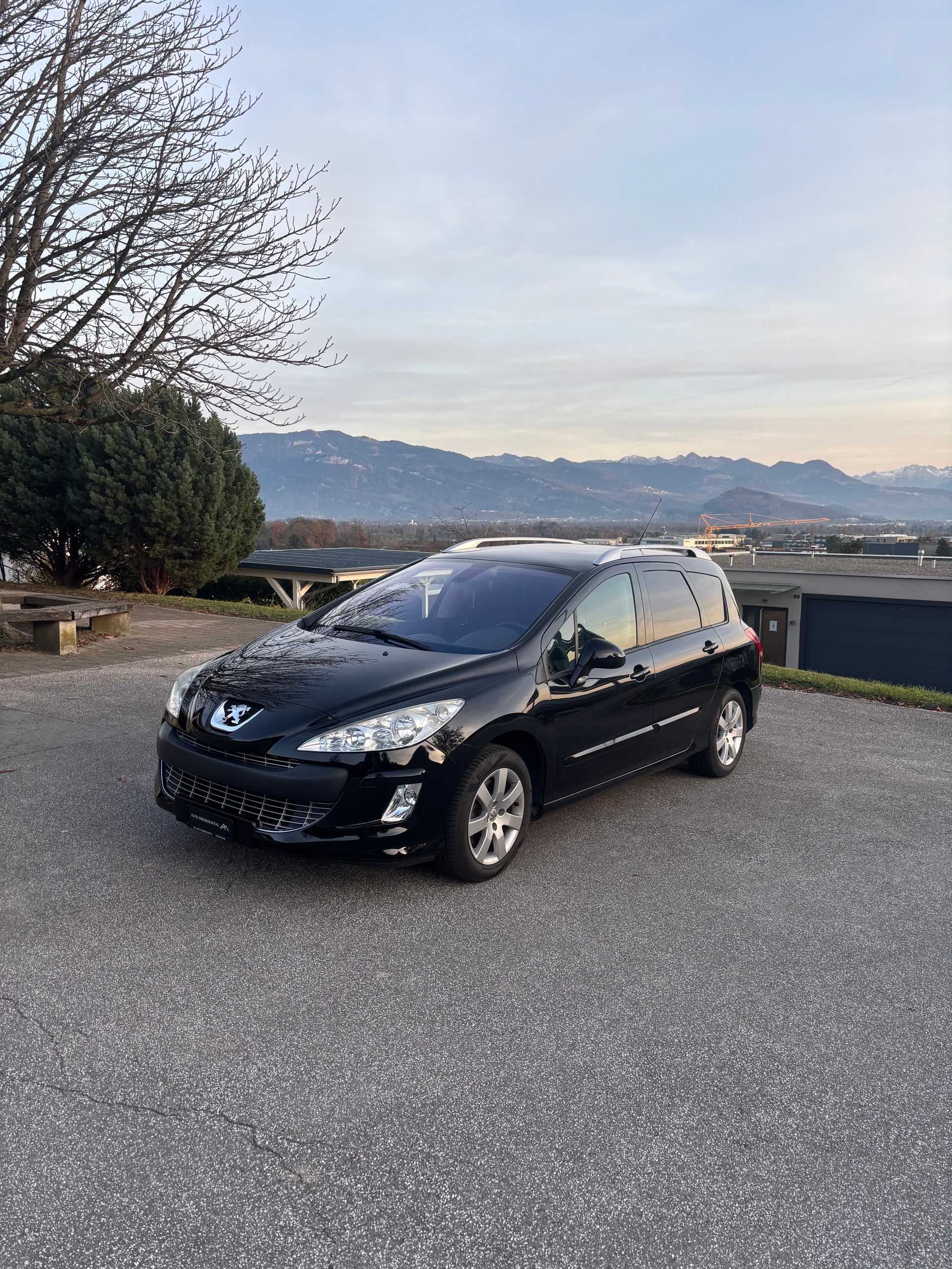 PEUGEOT 308 SW 1.6 16V Turbo Sport-image-1
