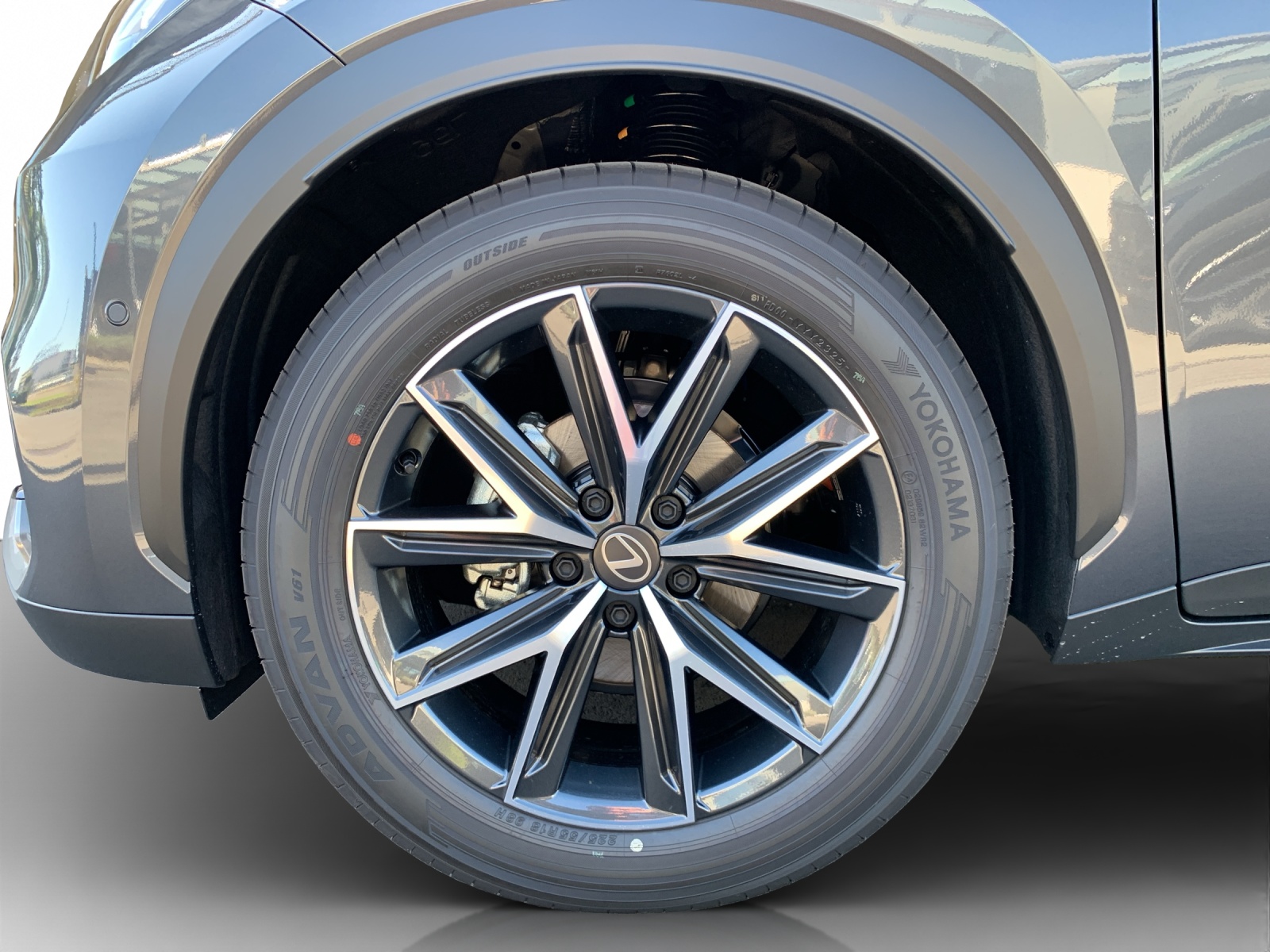 LEXUS LBX 1.5 Hybrid Cool AWD-image-11