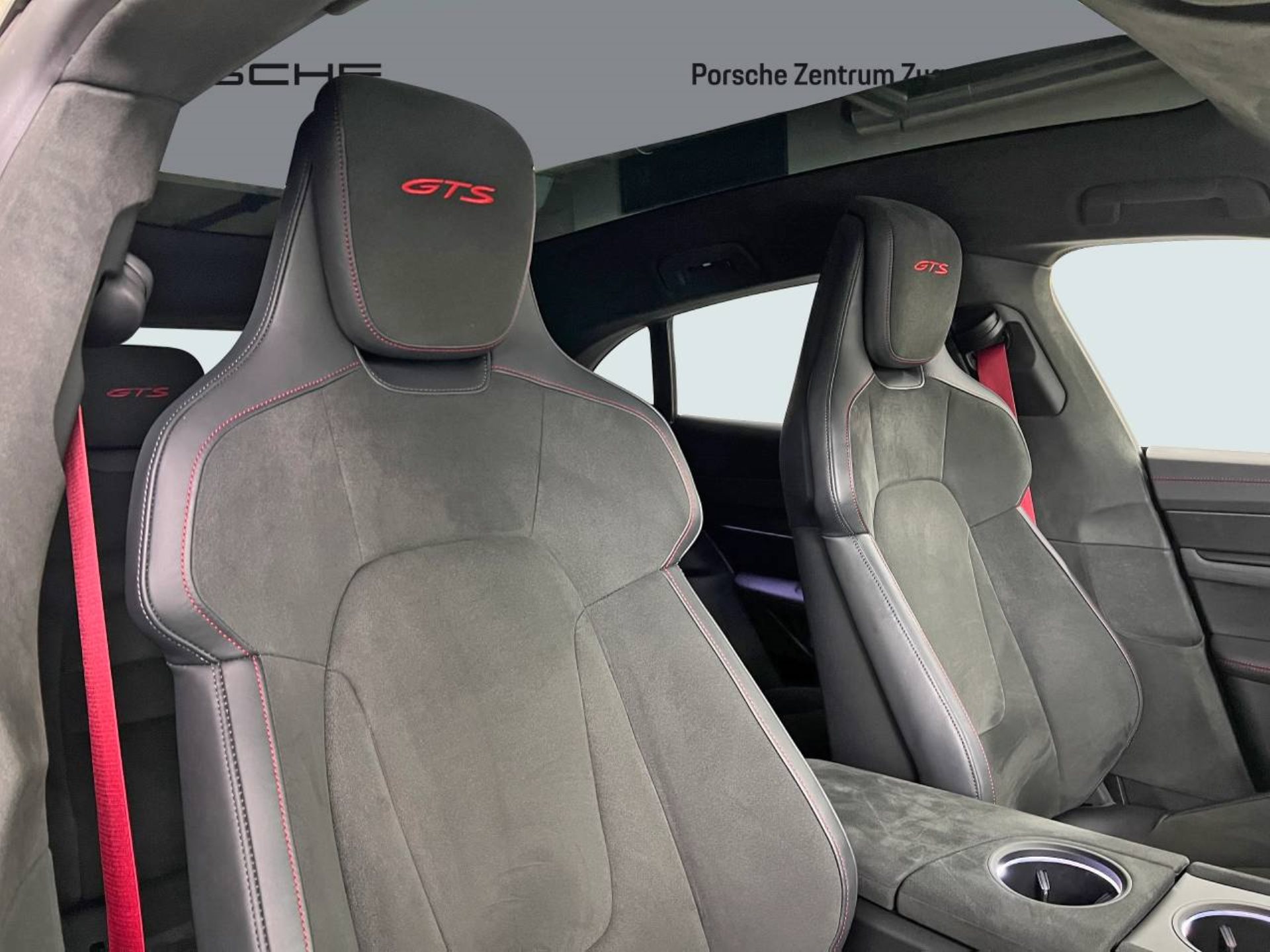 PORSCHE Taycan GTS Sport Turismo-image-20