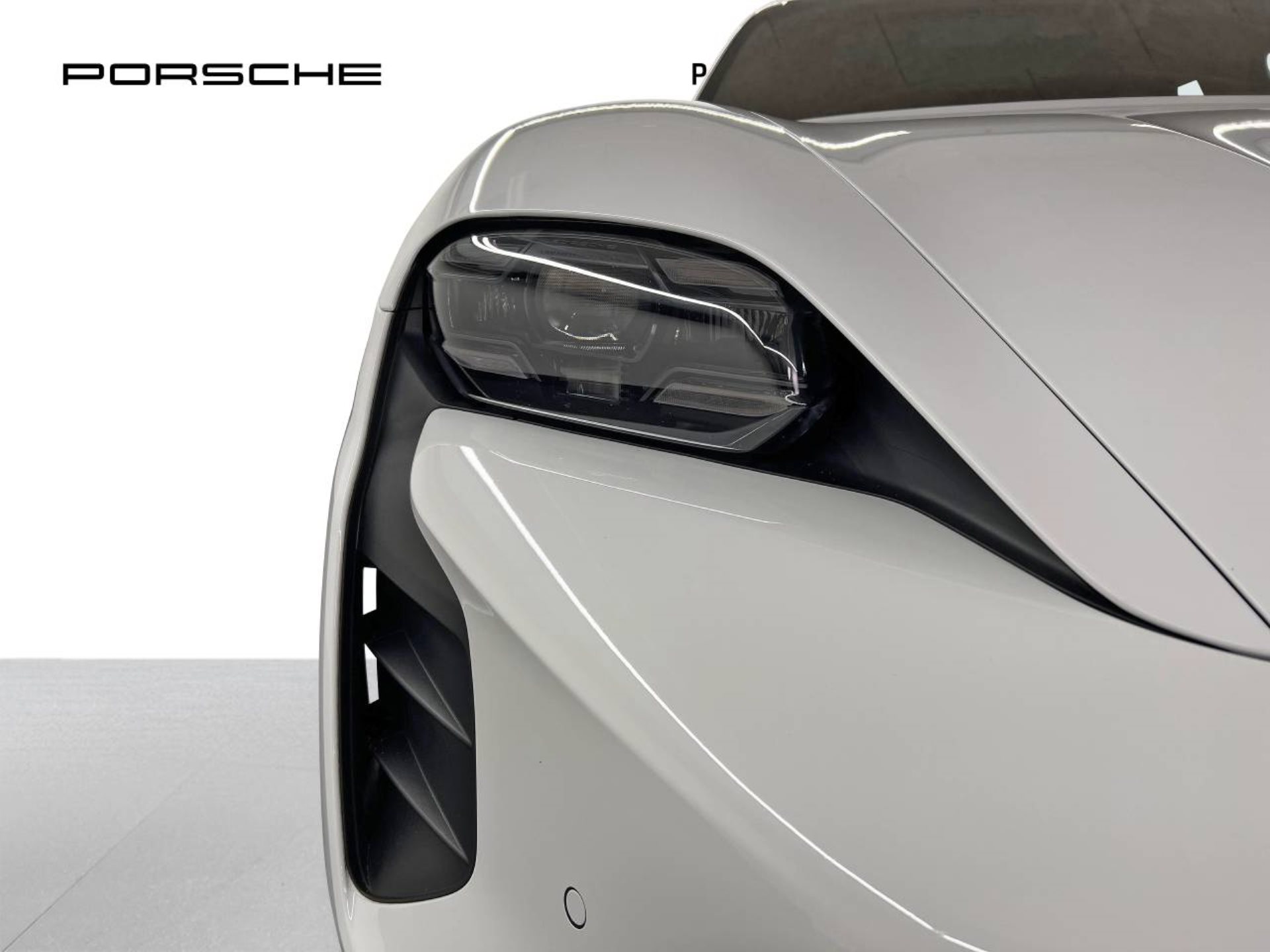 PORSCHE Taycan GTS Sport Turismo-image-11