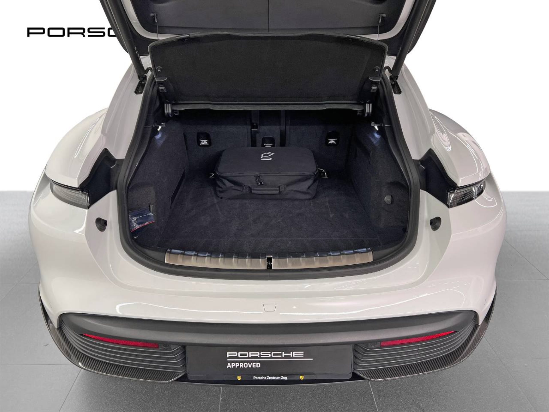 PORSCHE Taycan GTS Sport Turismo-image-14
