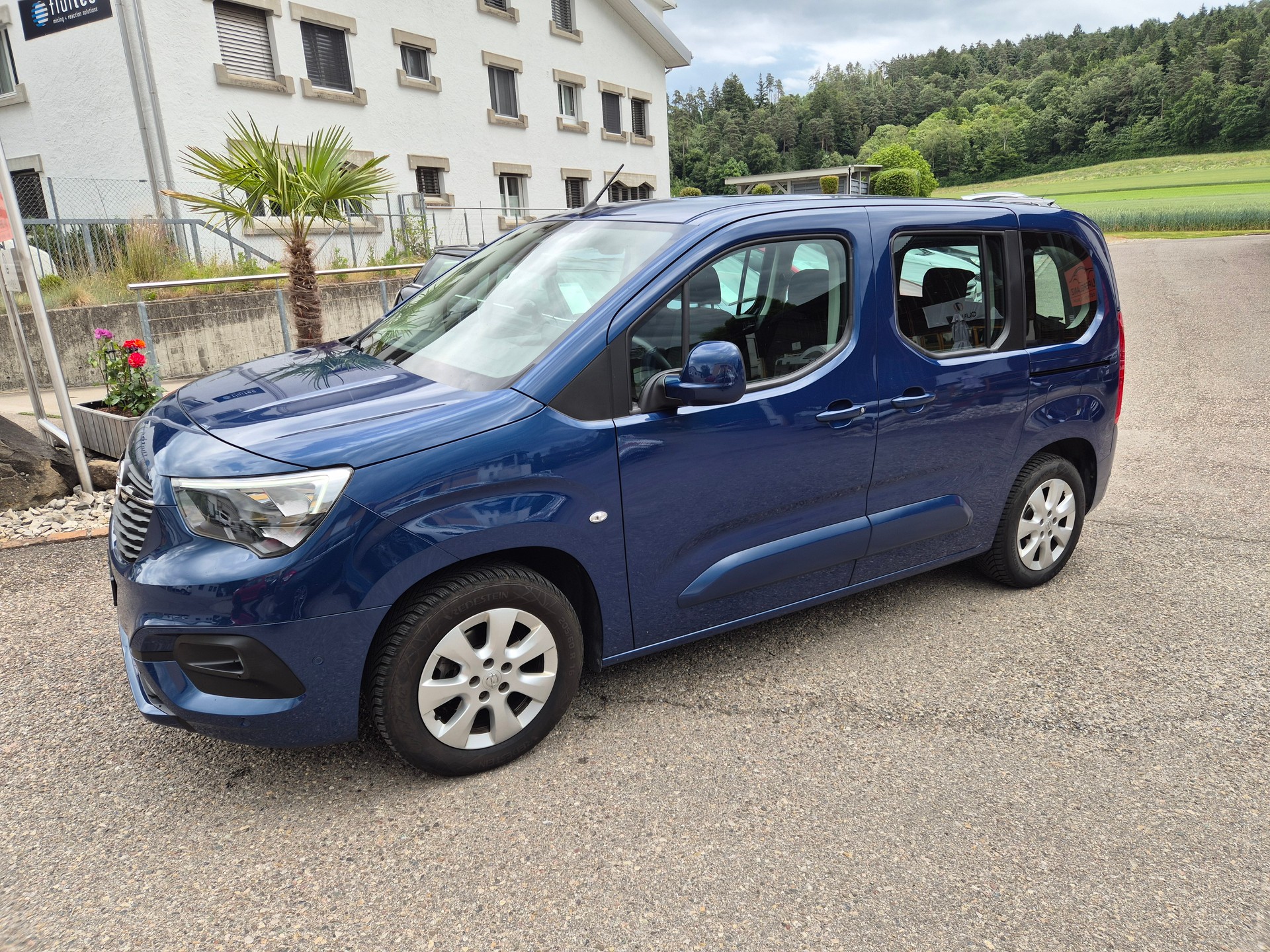 OPEL Combo Life 1.5 Innovation-image-0