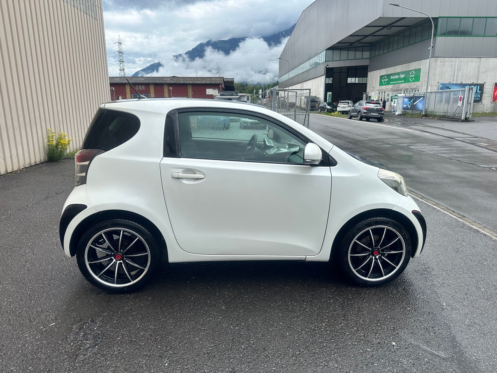 TOYOTA iQ 1.0 VVT-i Multidrive-image-7