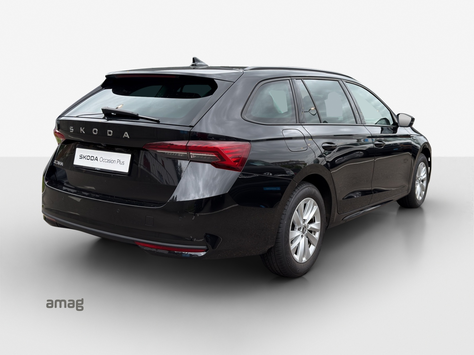 SKODA Octavia Combi 2.0 TDI DSG Selection-image-4