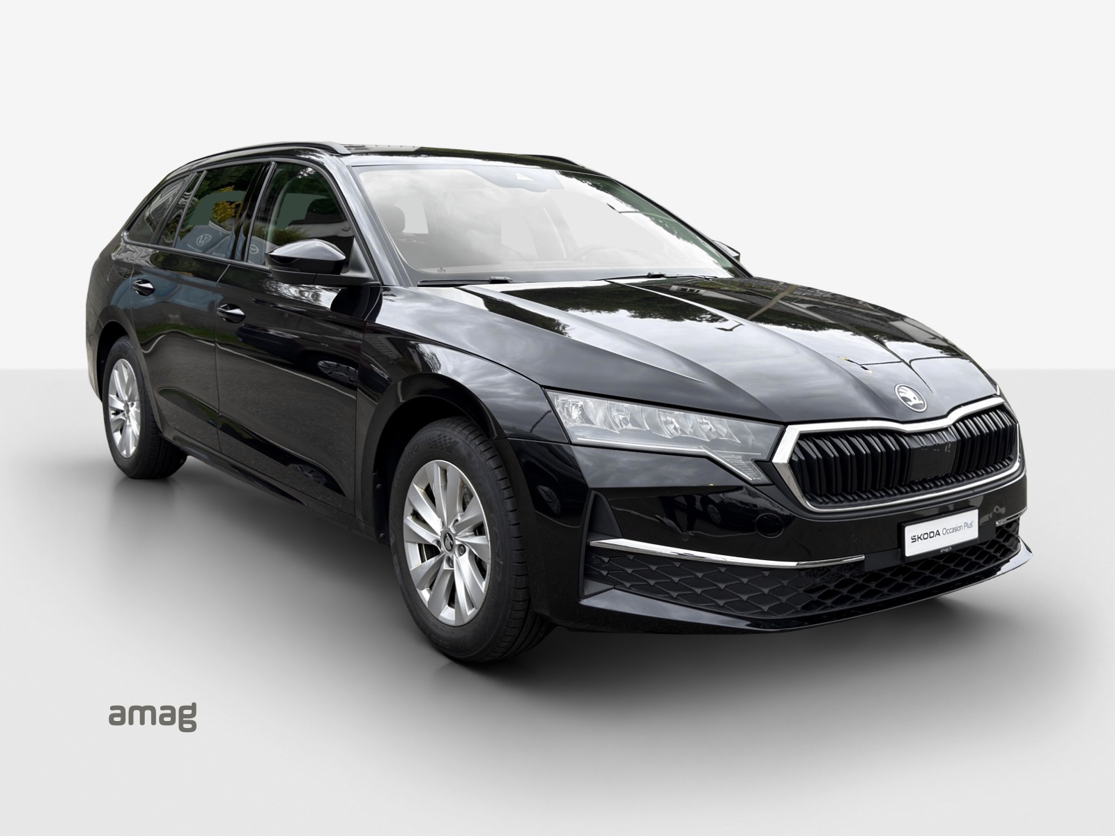 SKODA Octavia Combi 2.0 TDI DSG Selection-image-5