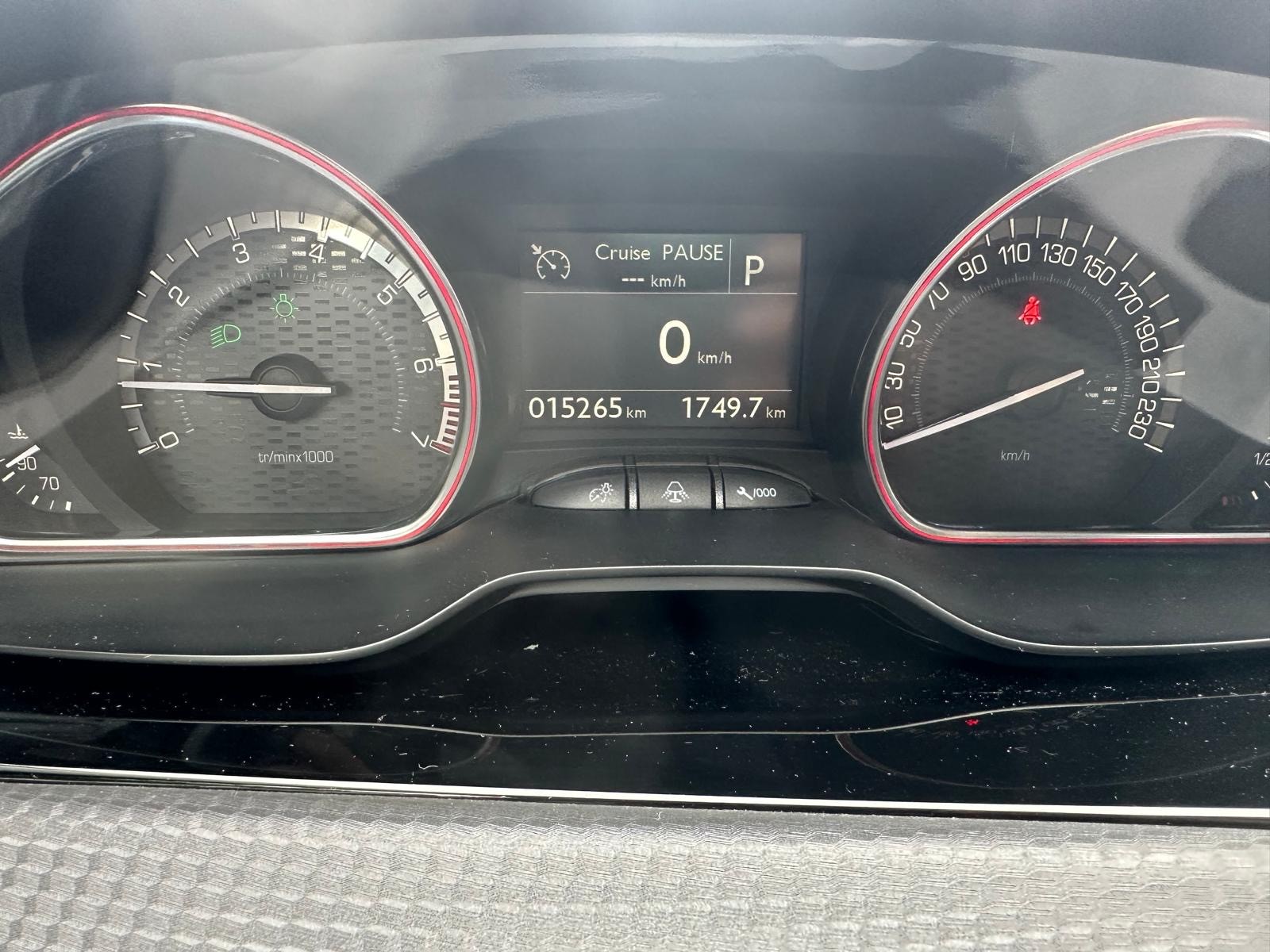 PEUGEOT 2008 1.2 PureTech GT Line EAT6-image-13