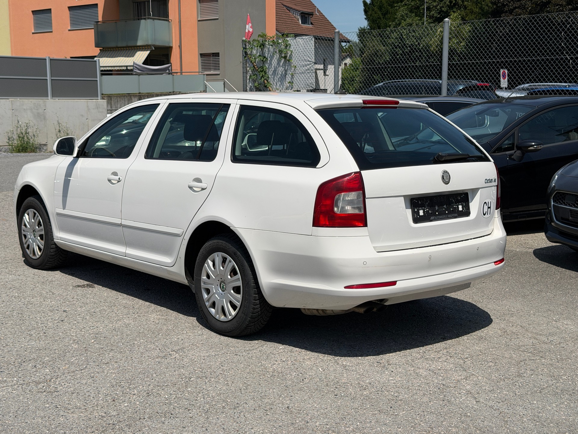 SKODA Octavia Combi 1.8 TSI Swiss Adventure 4x4-image-13
