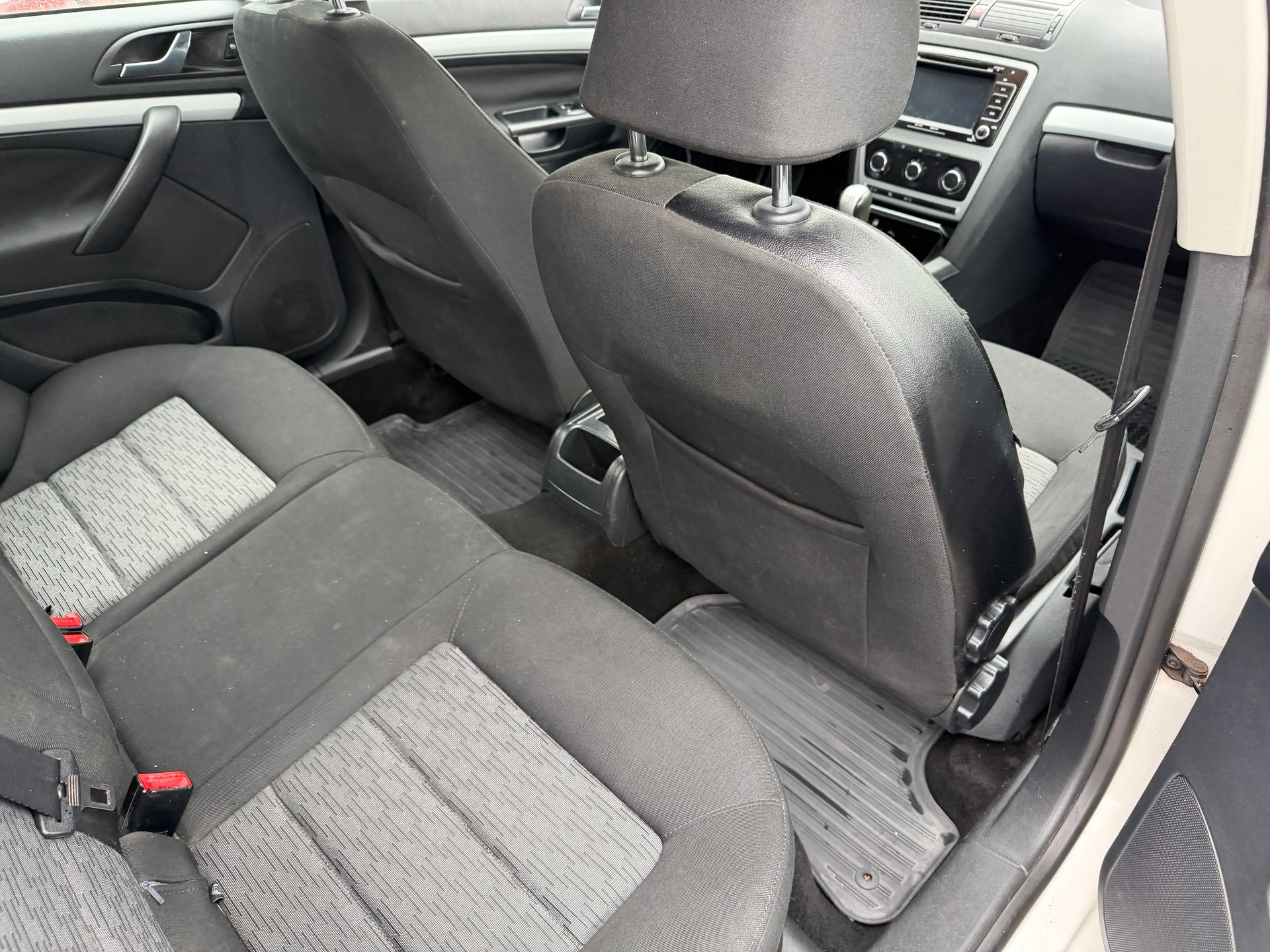 SKODA Octavia Combi 1.8 TSI Swiss Adventure 4x4-image-8