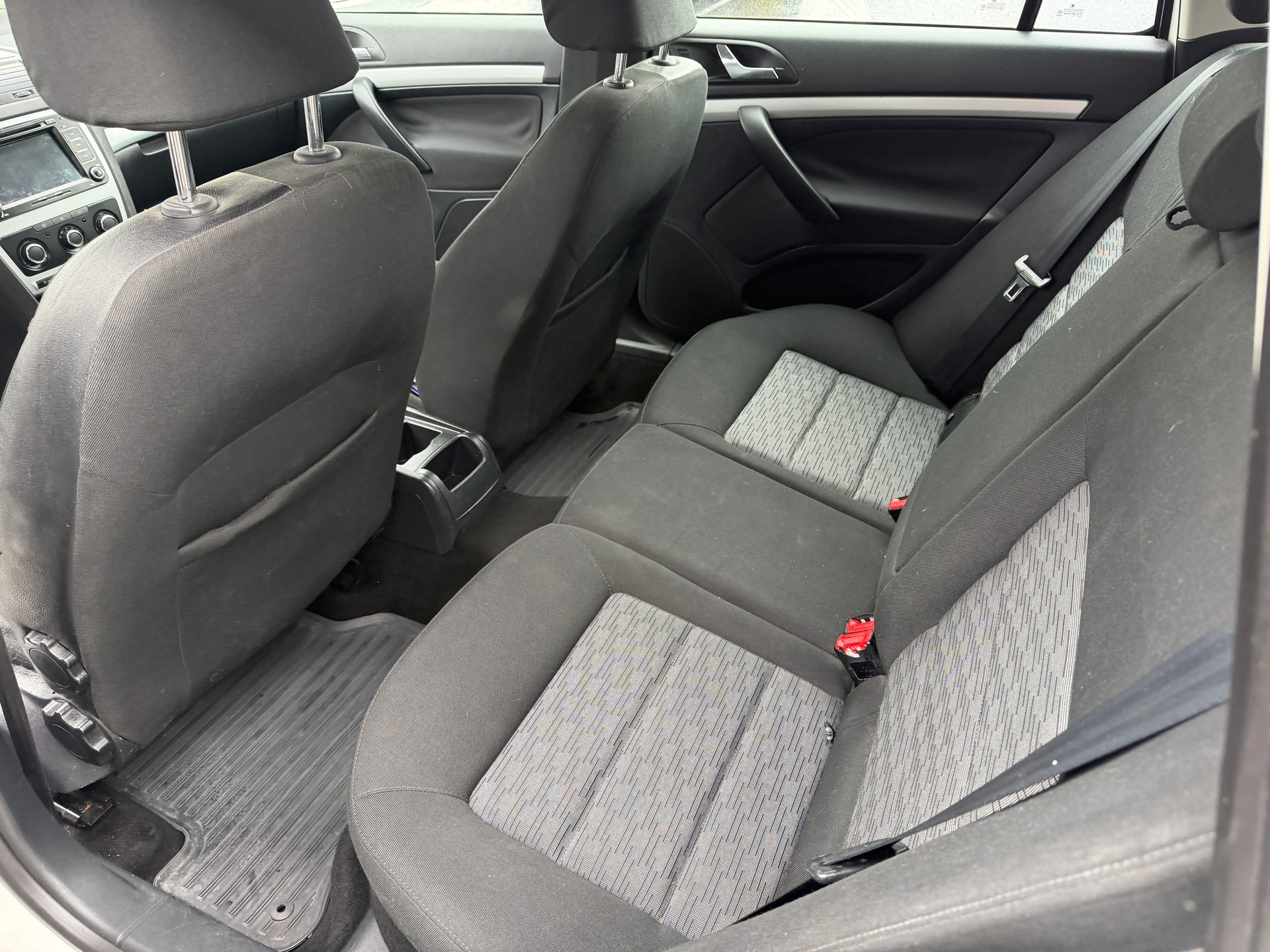 SKODA Octavia Combi 1.8 TSI Swiss Adventure 4x4-image-4