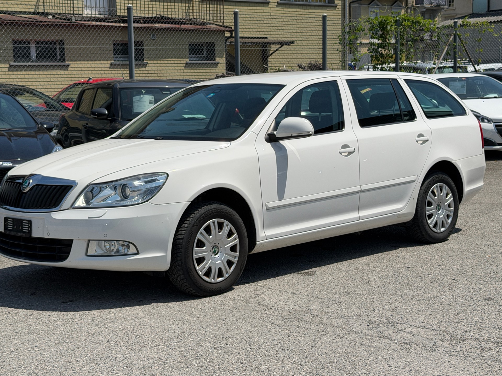 SKODA Octavia Combi 1.8 TSI Swiss Adventure 4x4-image-2