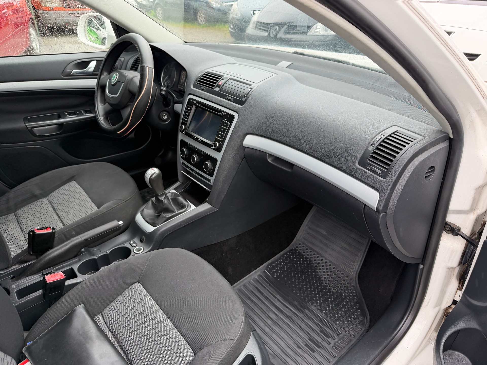 SKODA Octavia Combi 1.8 TSI Swiss Adventure 4x4-image-7
