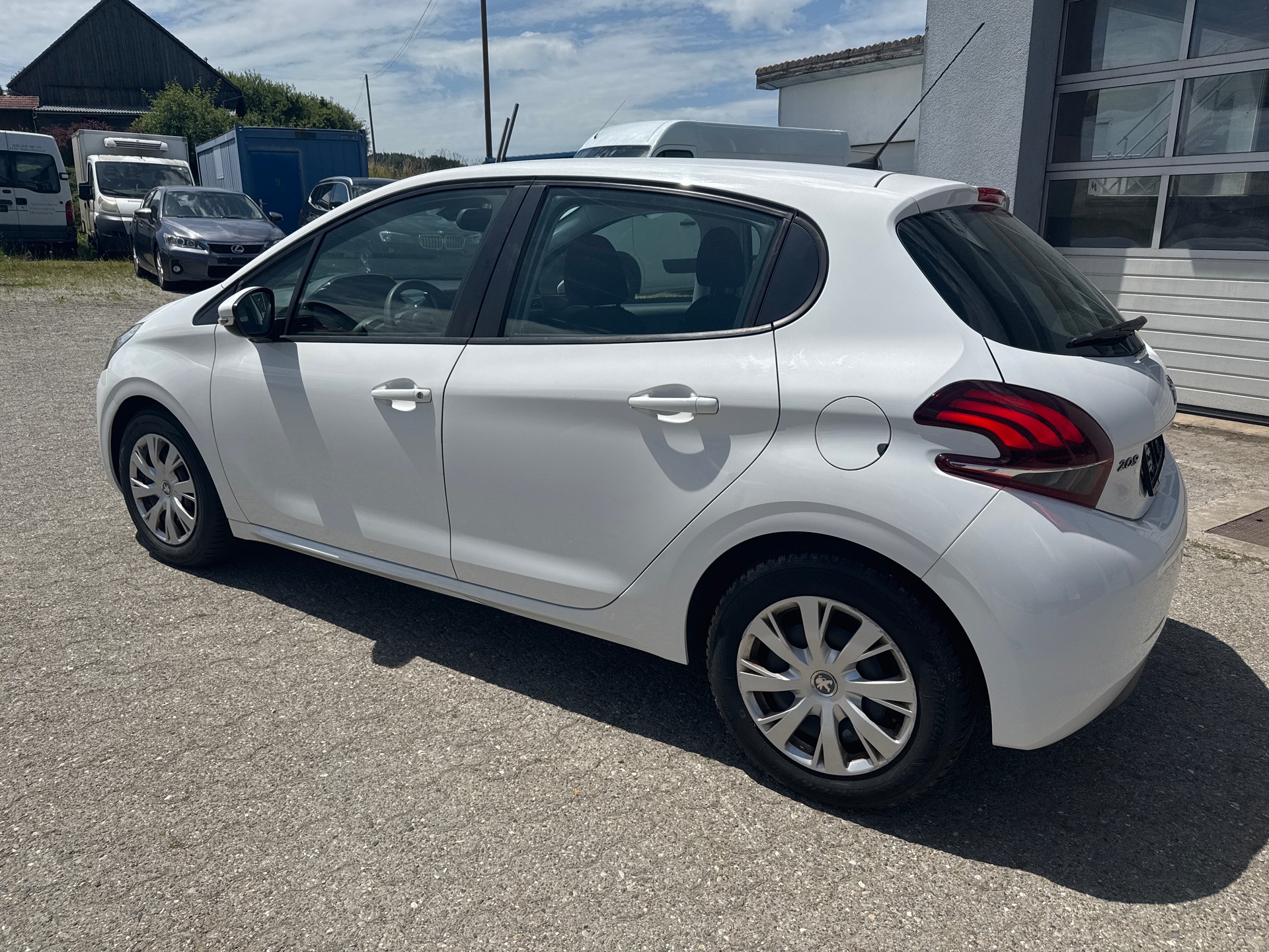 PEUGEOT 208 1.2 PureTech Access-image-1