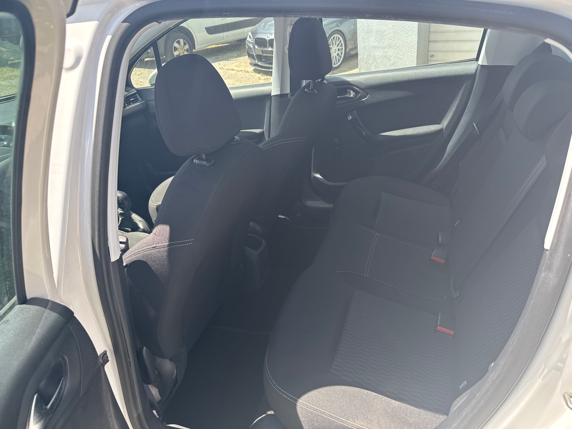 PEUGEOT 208 1.2 PureTech Access-image-5