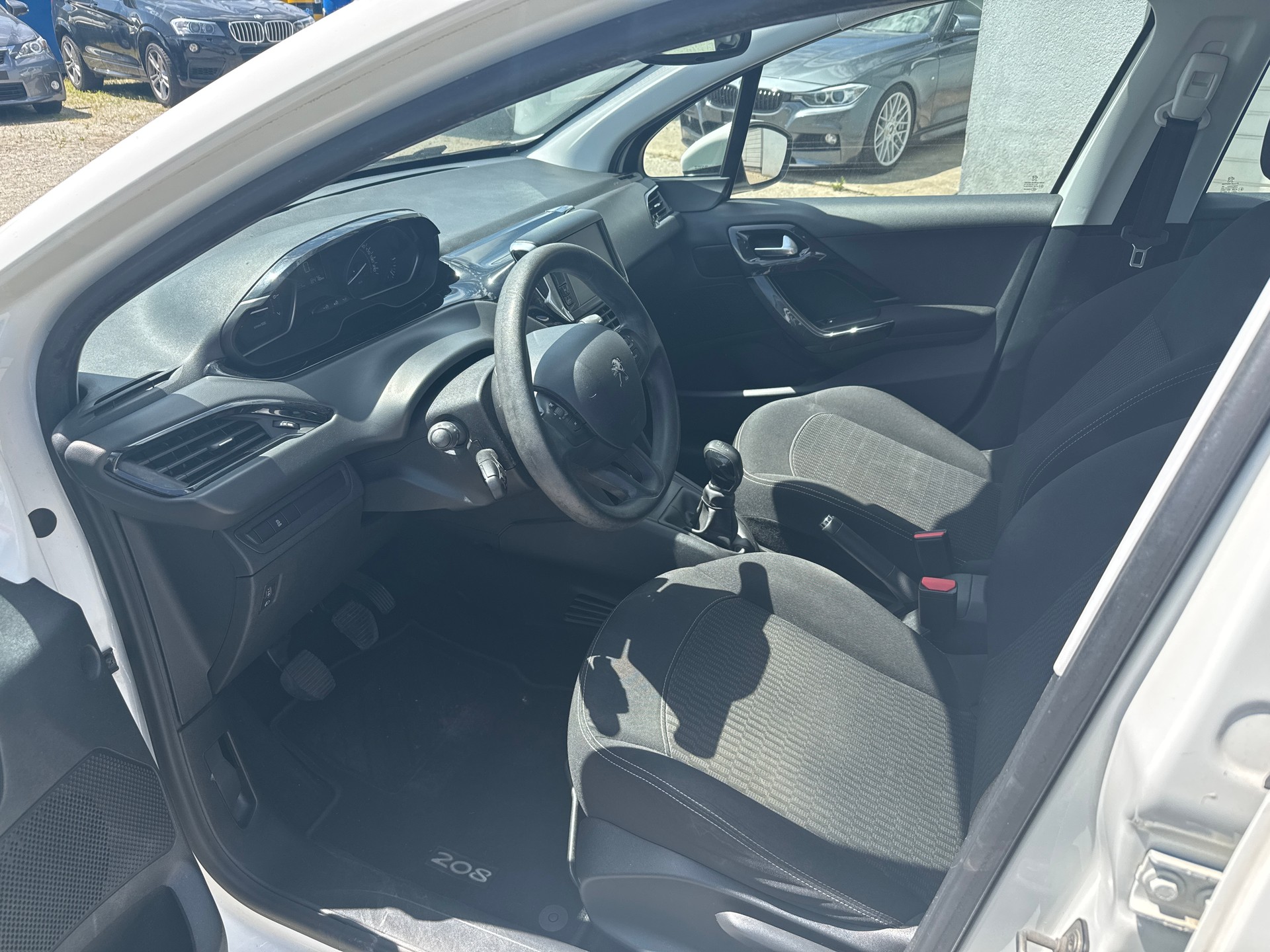 PEUGEOT 208 1.2 PureTech Access-image-4