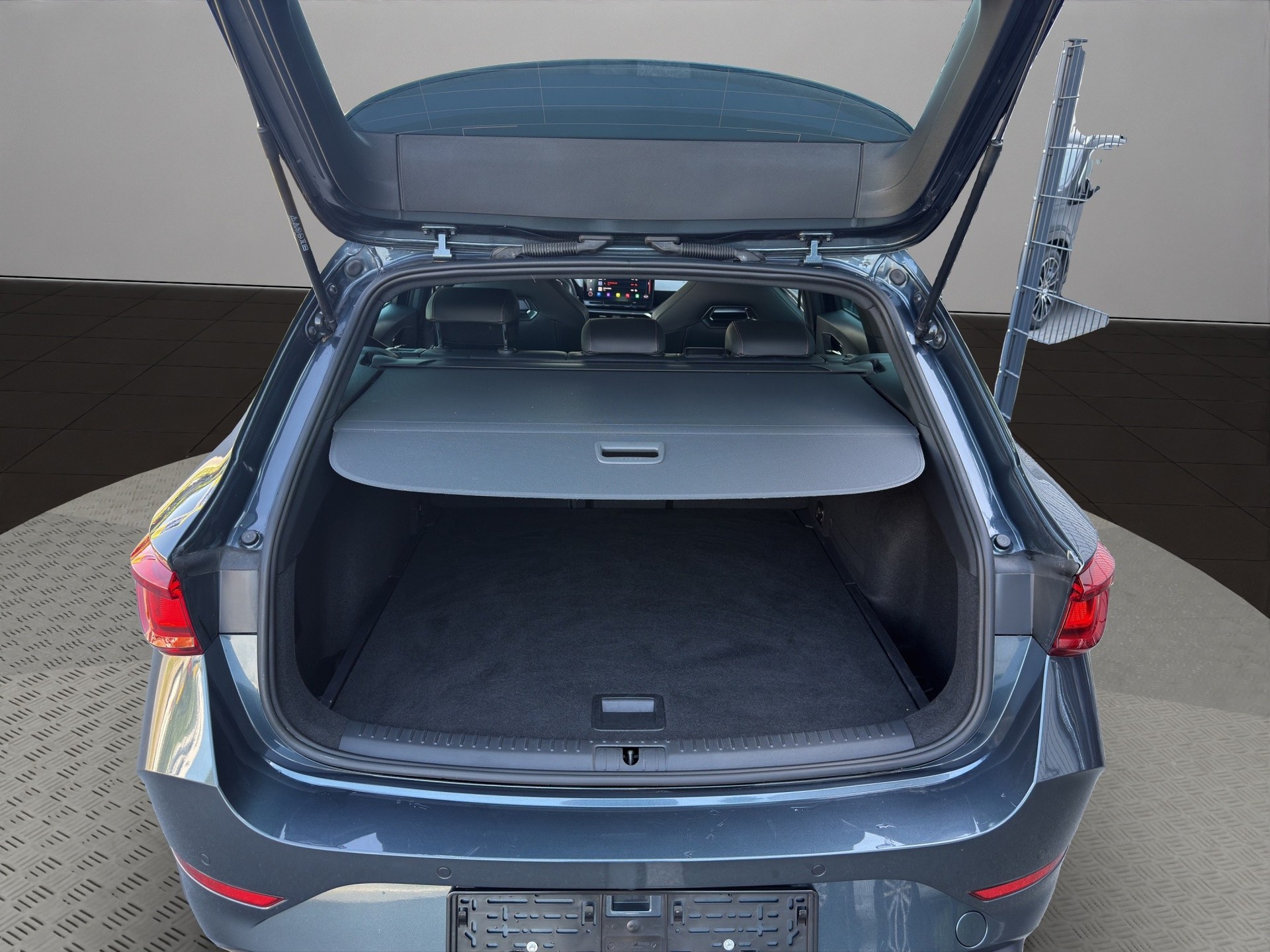 CUPRA LEON ST 2.0 TSI VZ DSG 4Drive-image-8