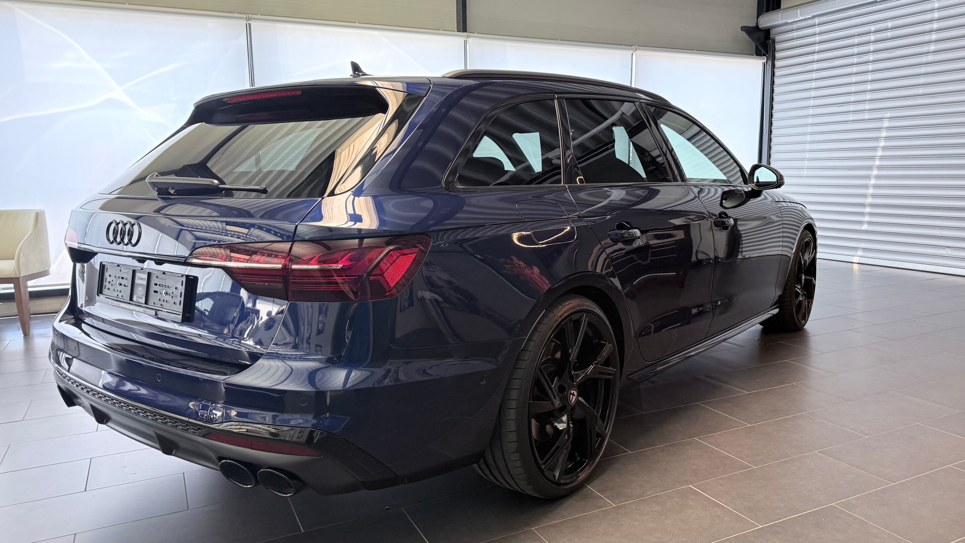 AUDI S4 Avant 3.0 V6 TDI quattro T-Tronic-image-22