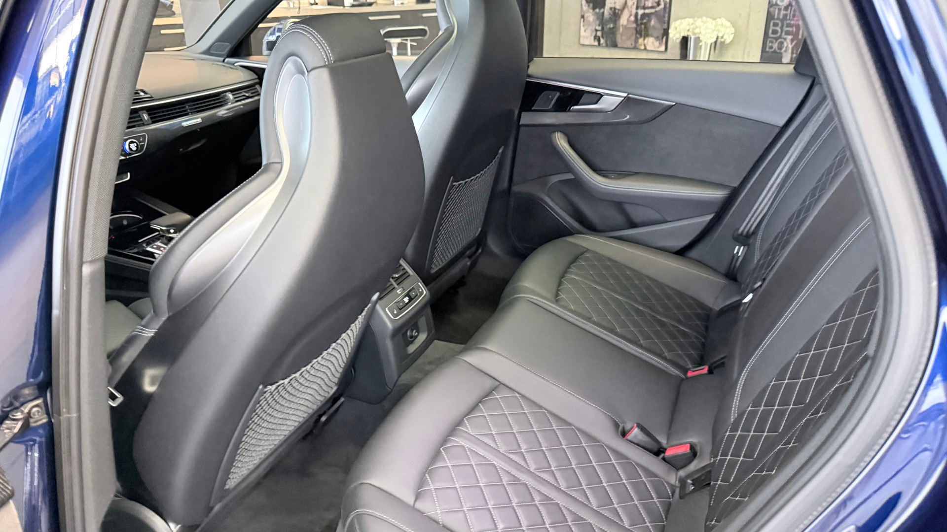 AUDI S4 Avant 3.0 V6 TDI quattro T-Tronic-image-8