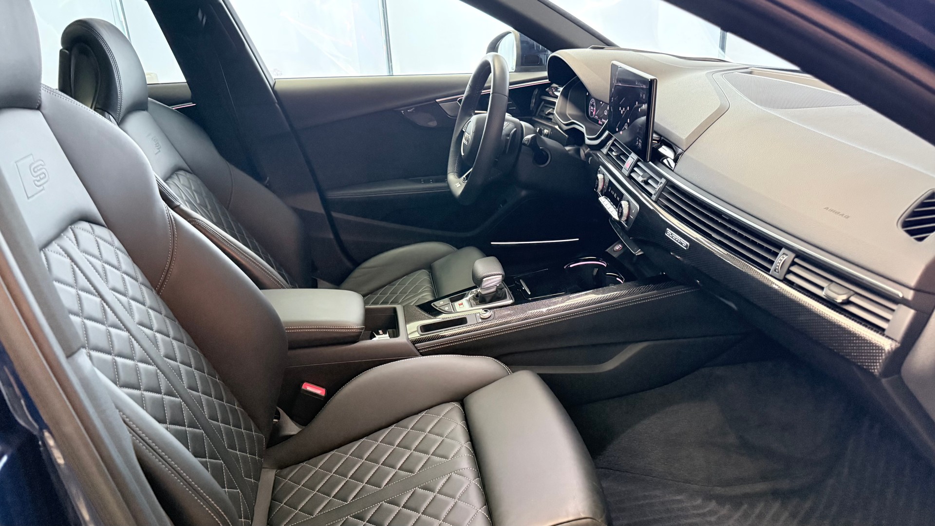 AUDI S4 Avant 3.0 V6 TDI quattro T-Tronic-image-24