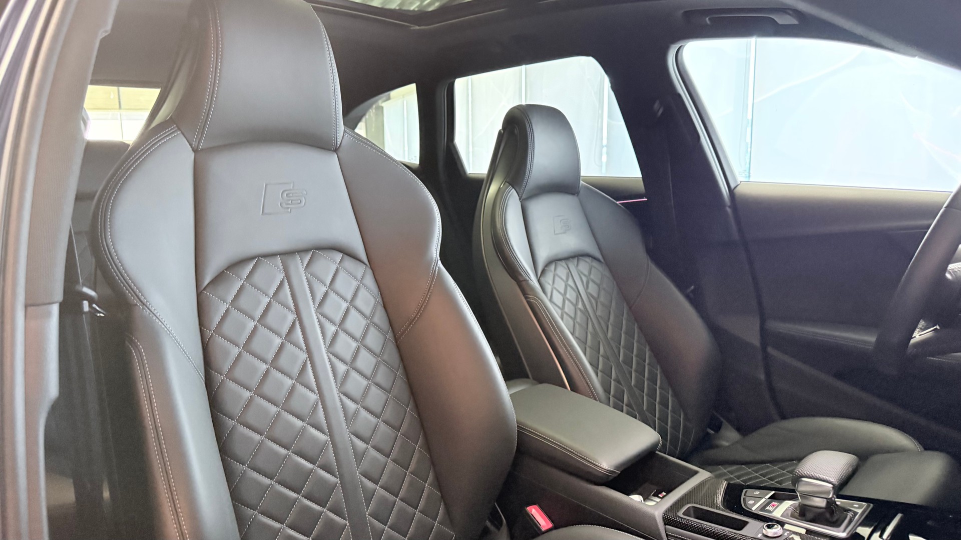 AUDI S4 Avant 3.0 V6 TDI quattro T-Tronic-image-26