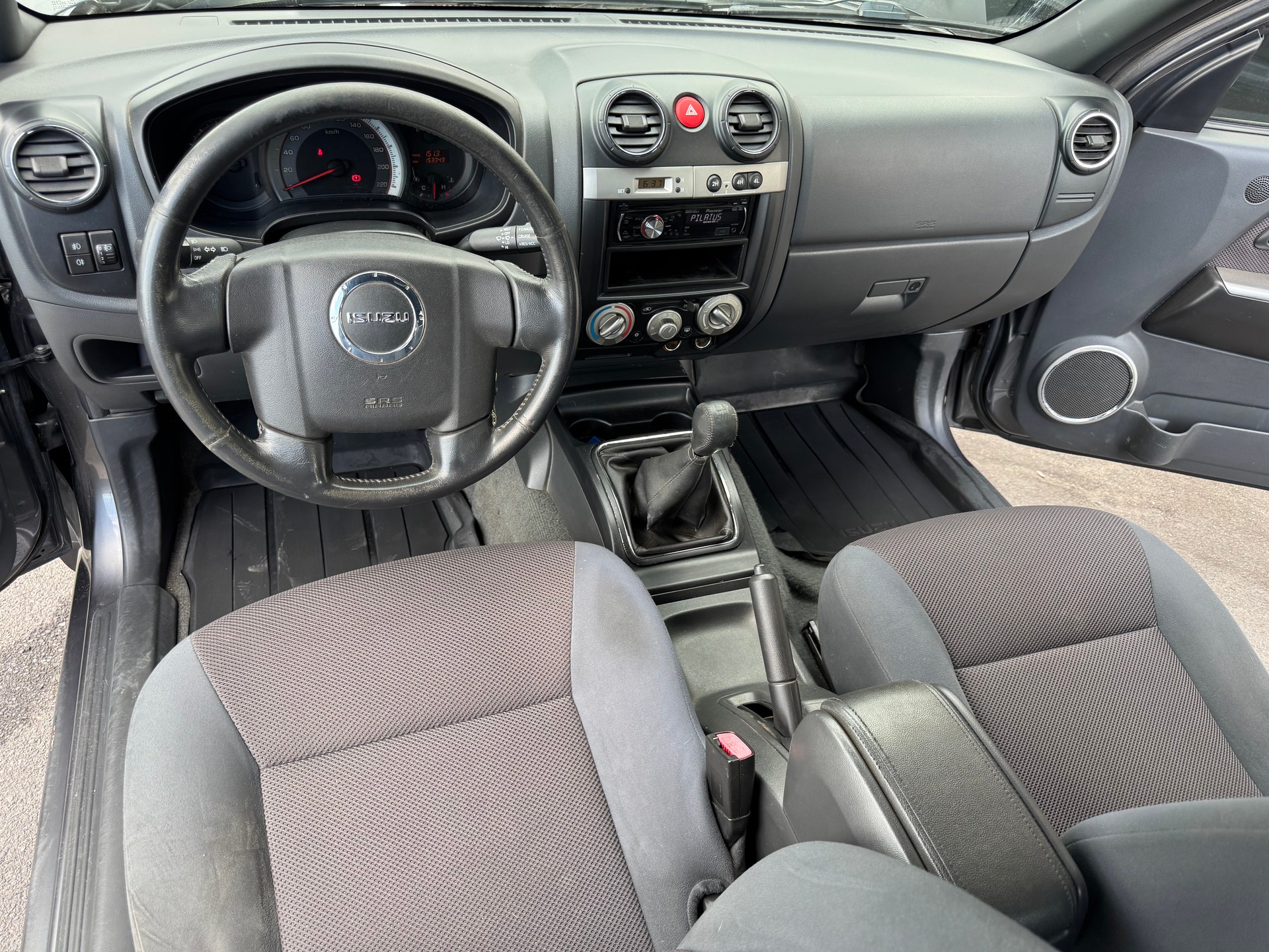 ISUZU D-MAX CrewCab LS 3.0 4x4-image-15