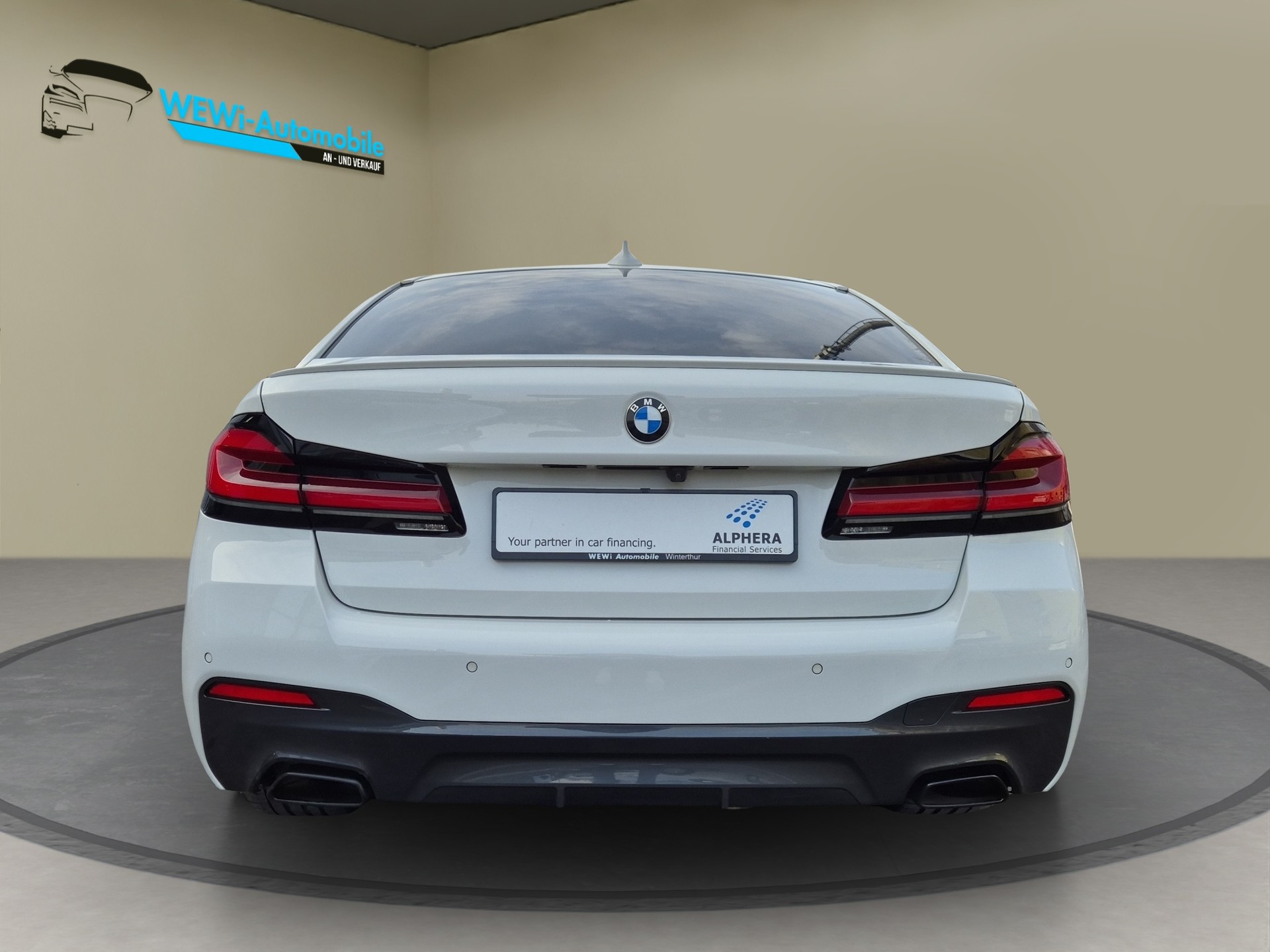 BMW 545e xDrive Pure M Sport Steptronic-image-3
