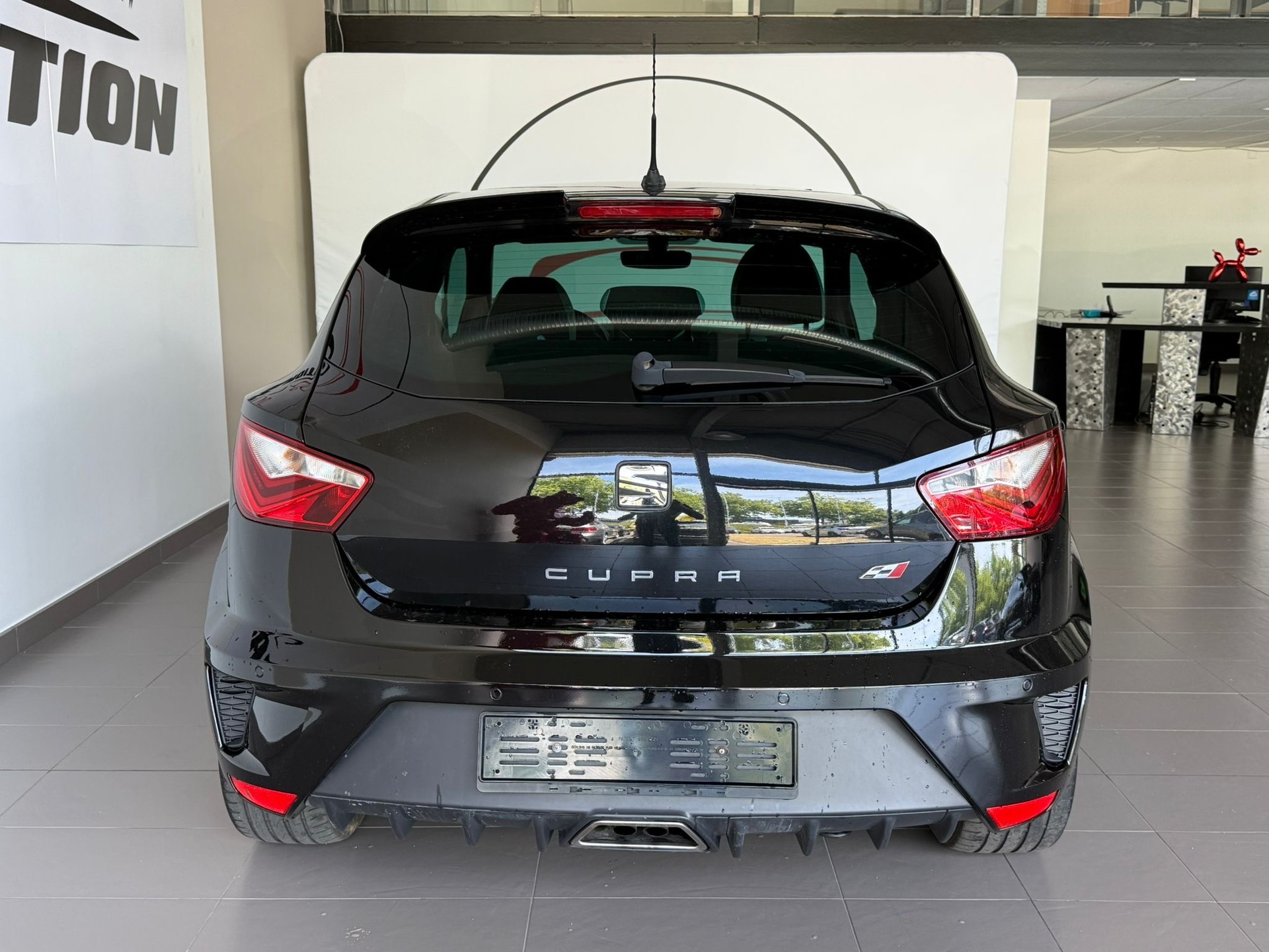 SEAT Ibiza SC 1.8 TSI Cupra-image-5