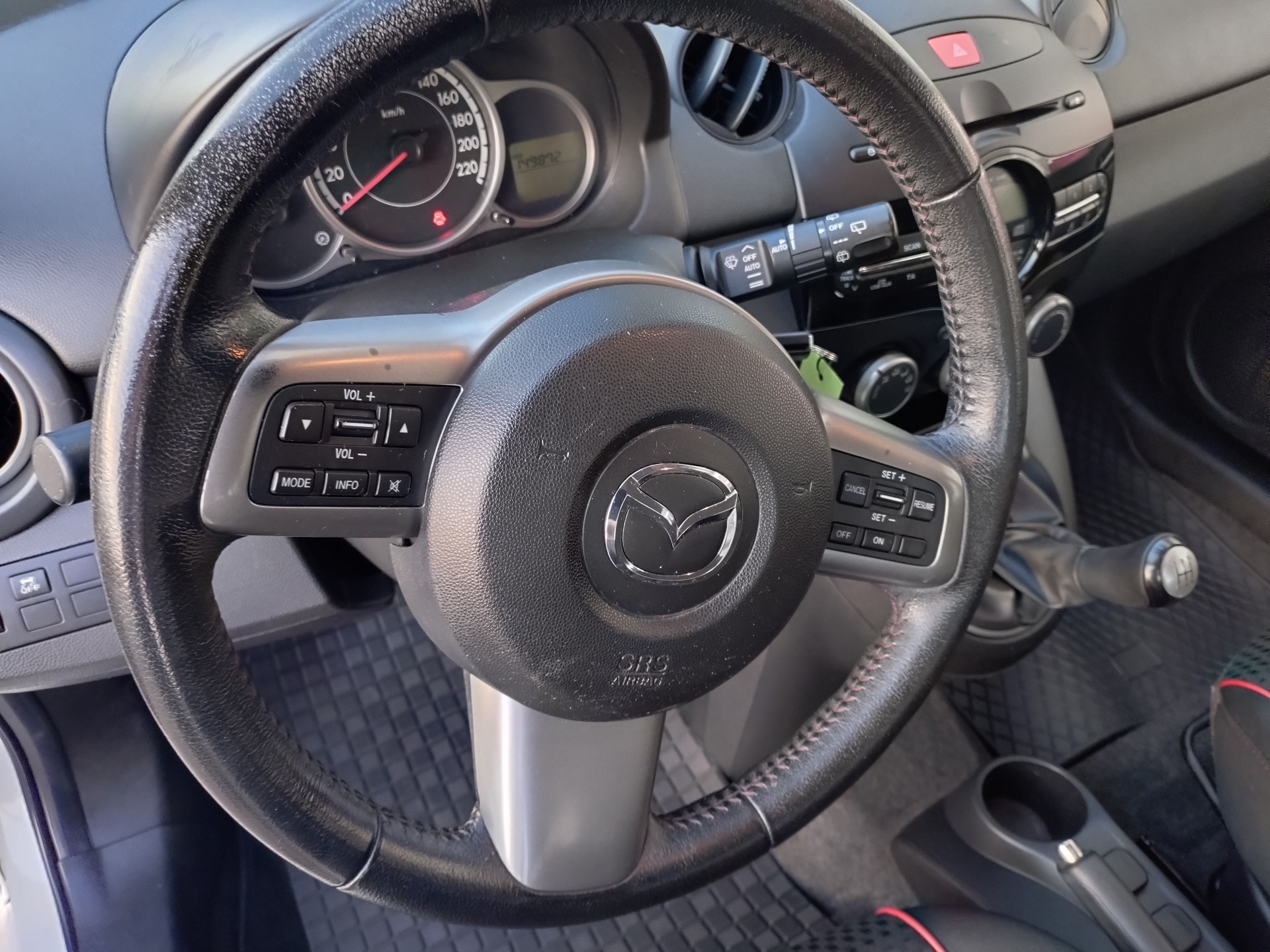 MAZDA 2 1.5i 16V Sport-image-7