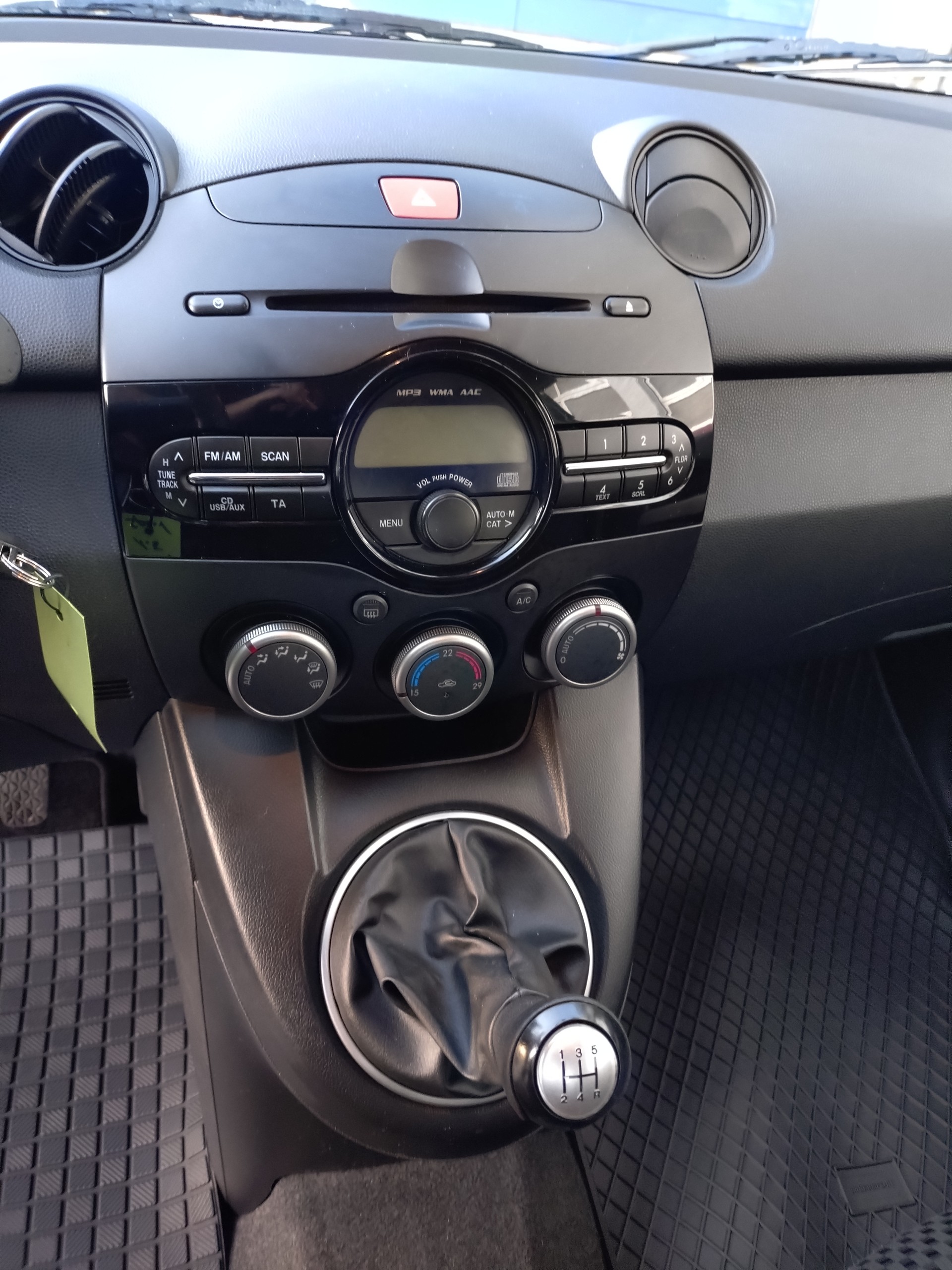 MAZDA 2 1.5i 16V Sport-image-9