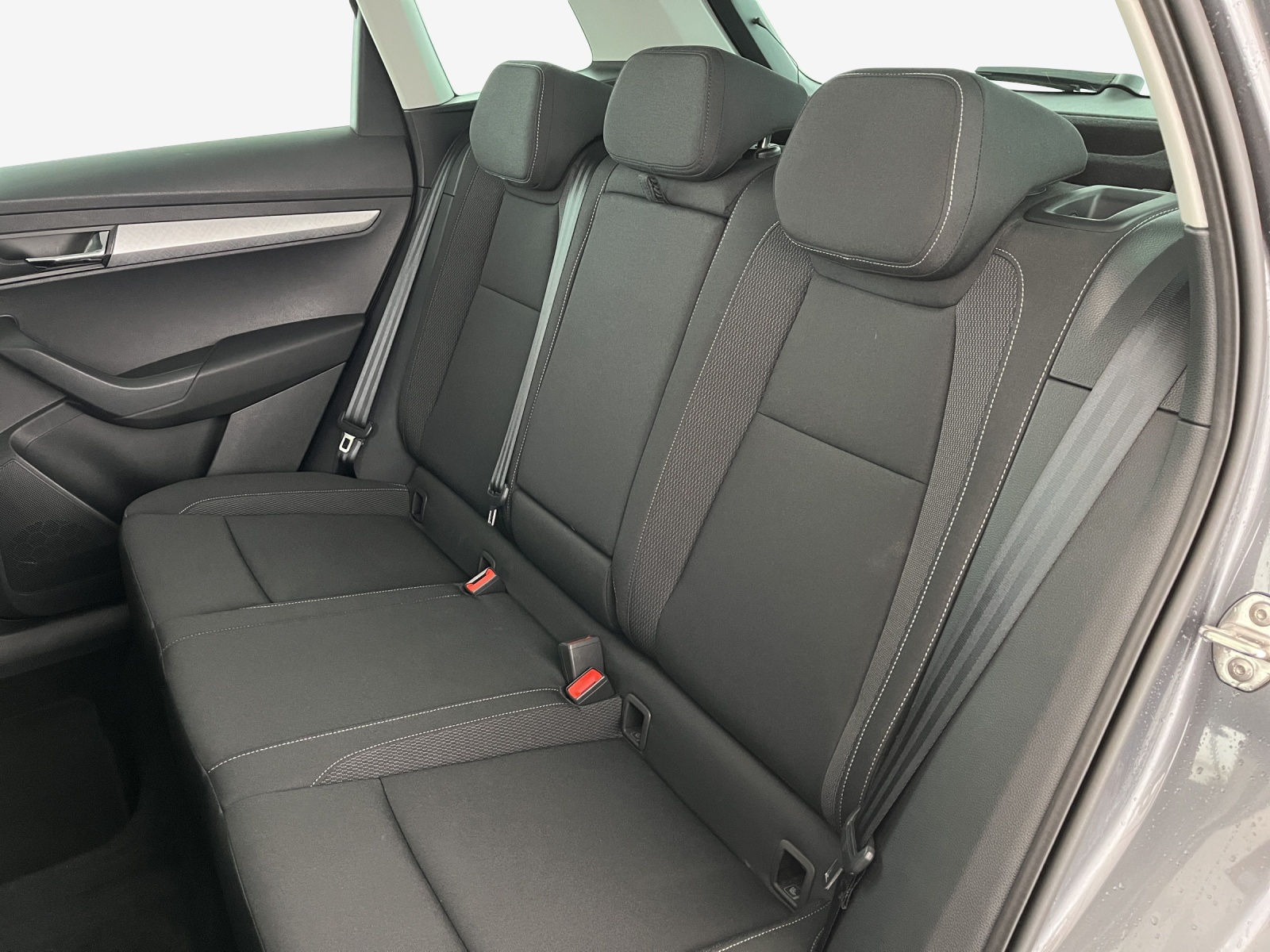 SKODA Karoq 2.0 TDI CR Selection 4x4 DSG-image-11