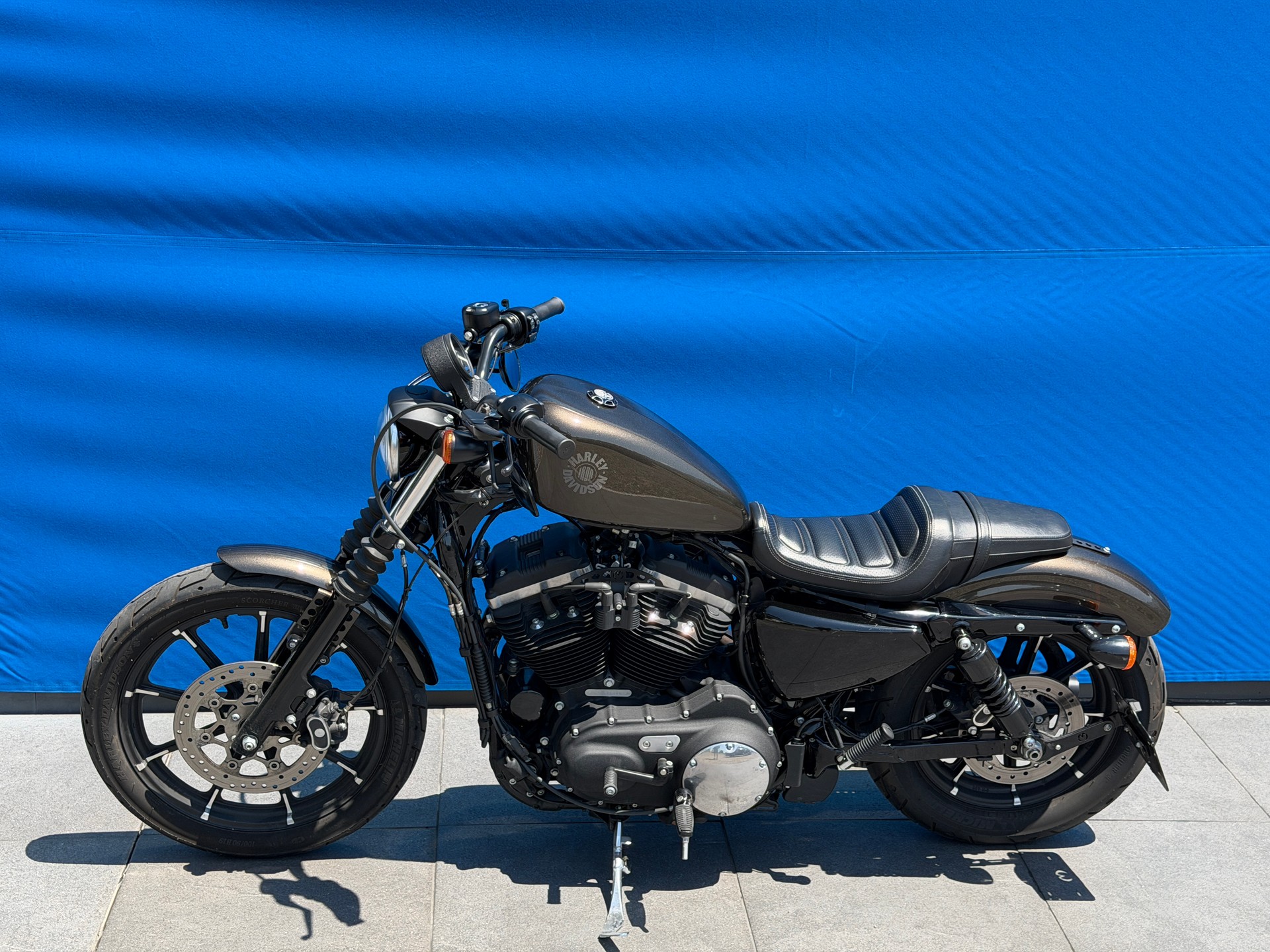 HARLEY-DAVIDSON XL 883 N Sportster Iron ABS-image-11