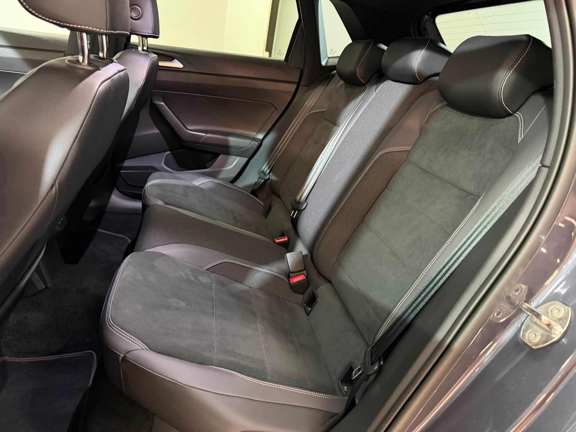 VW Polo 2.0 TSI GTI DSG-image-9