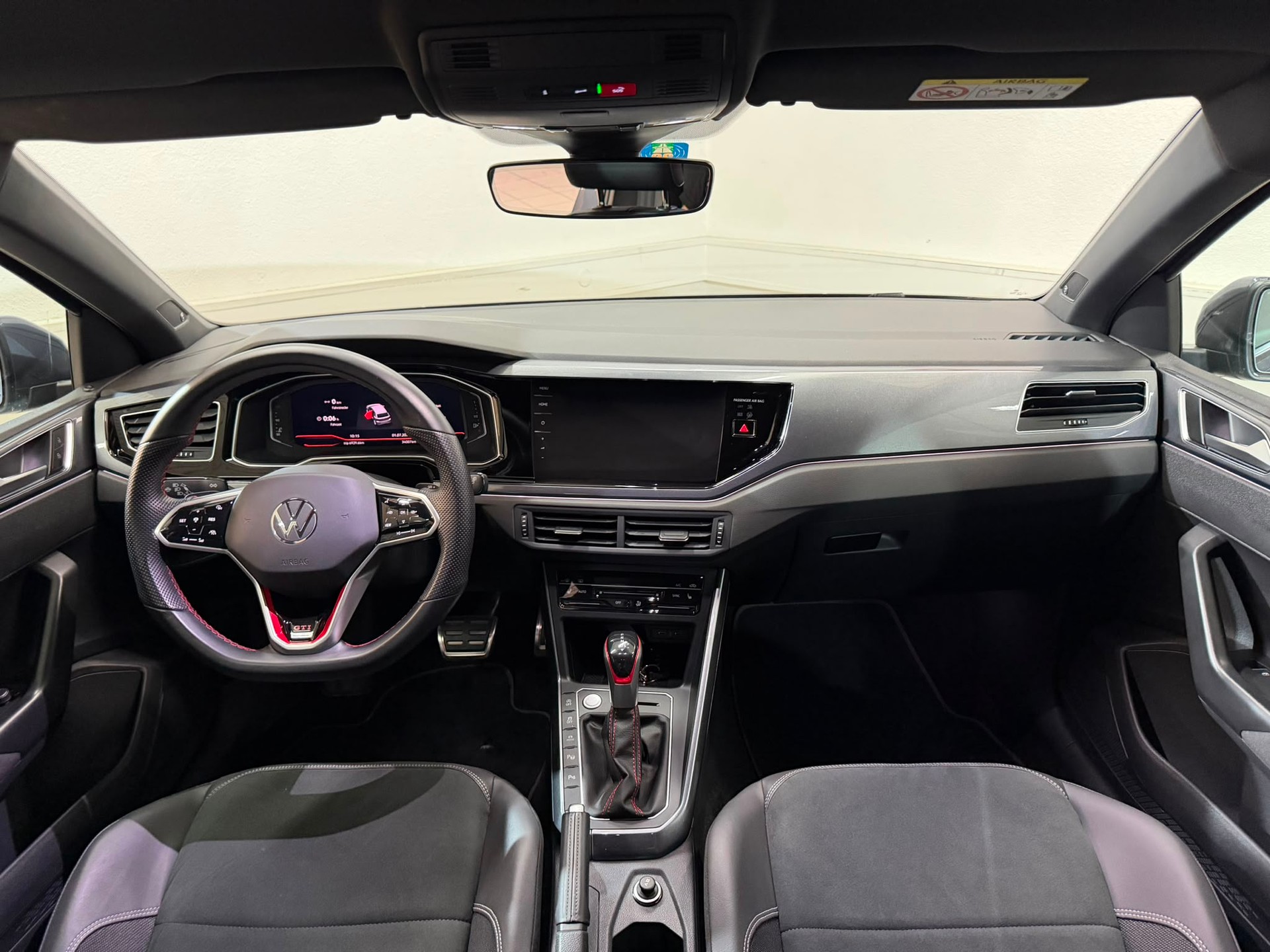 VW Polo 2.0 TSI GTI DSG-image-7