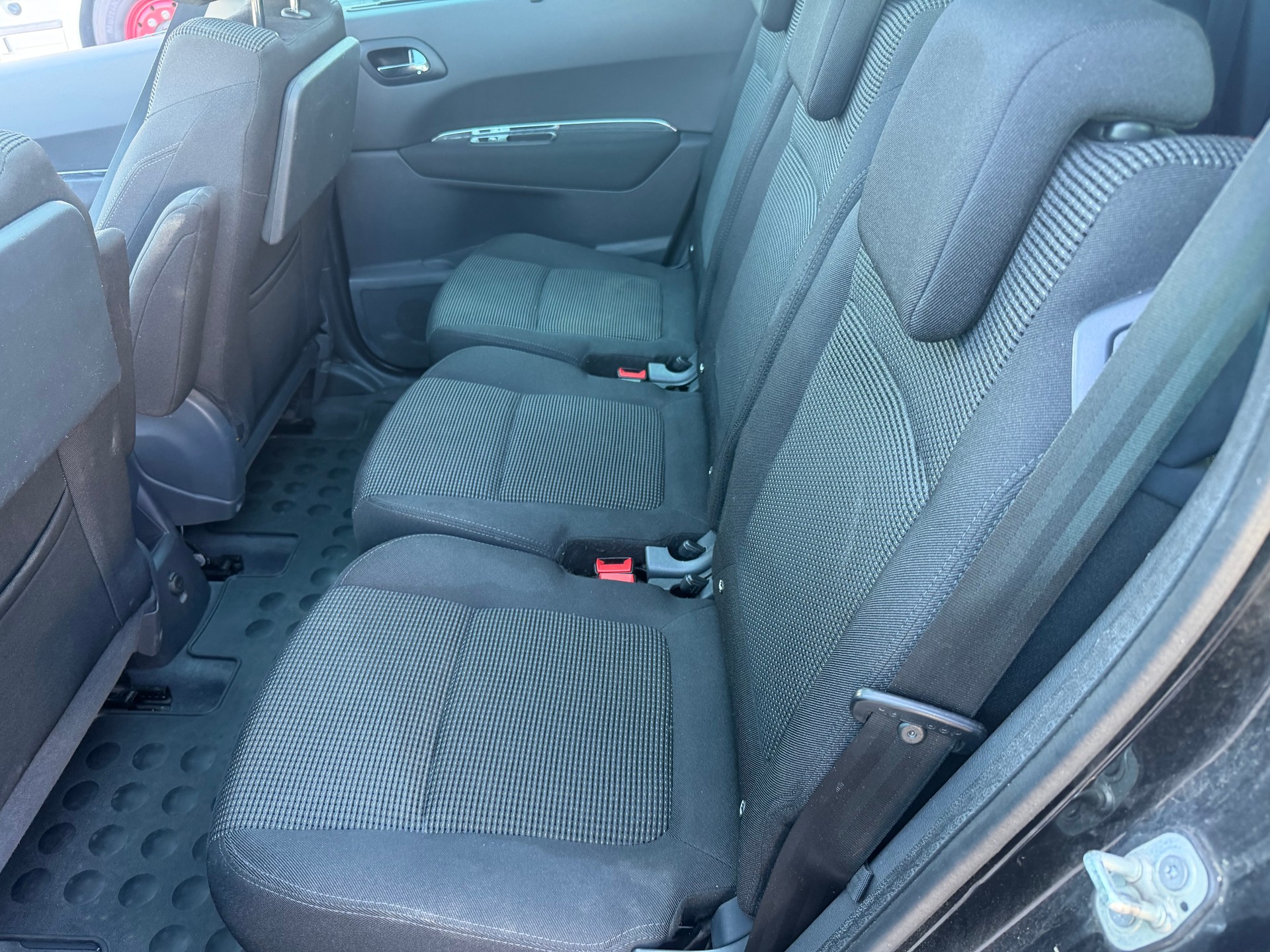PEUGEOT 5008 2.0 HDI Business-image-5